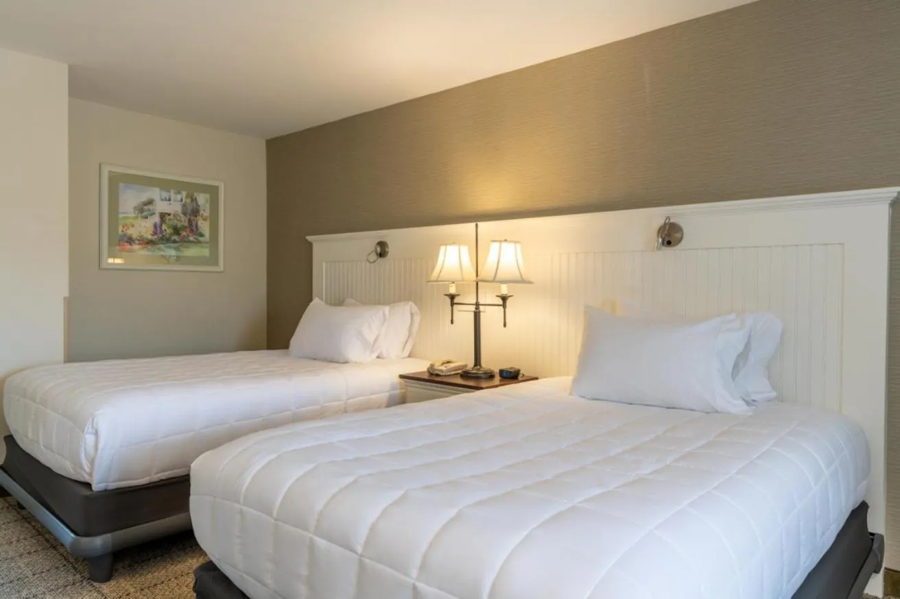 Bed in Anchorage by the Sea