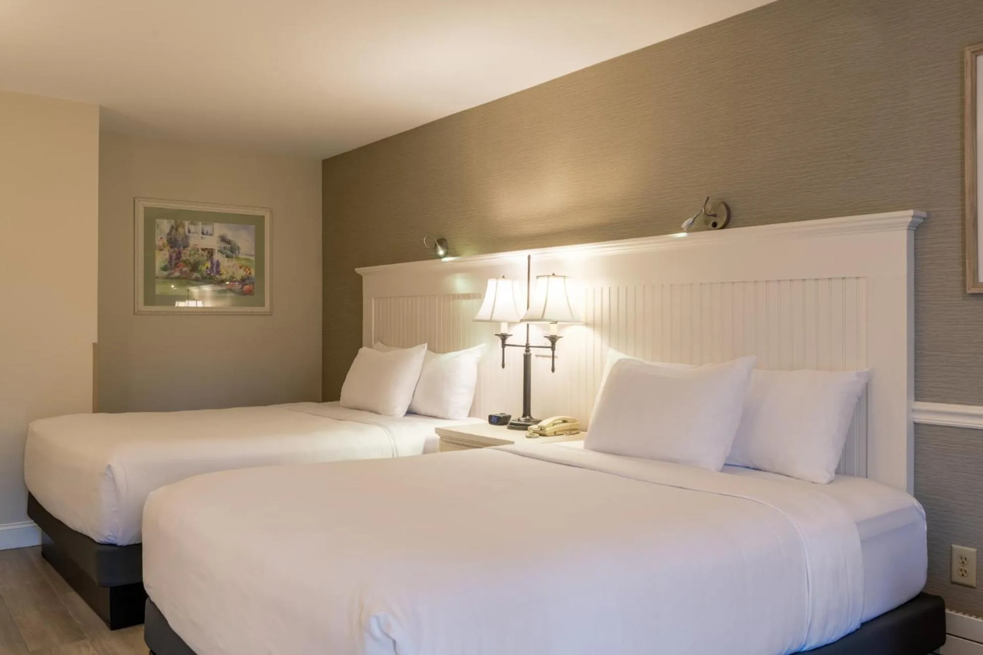 Bed in Anchorage by the Sea