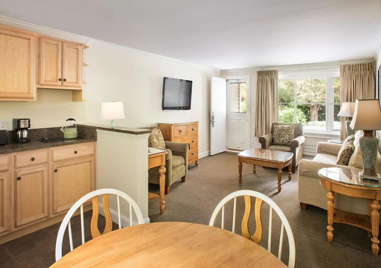 Kitchen or kitchenette in Anchorage by the Sea