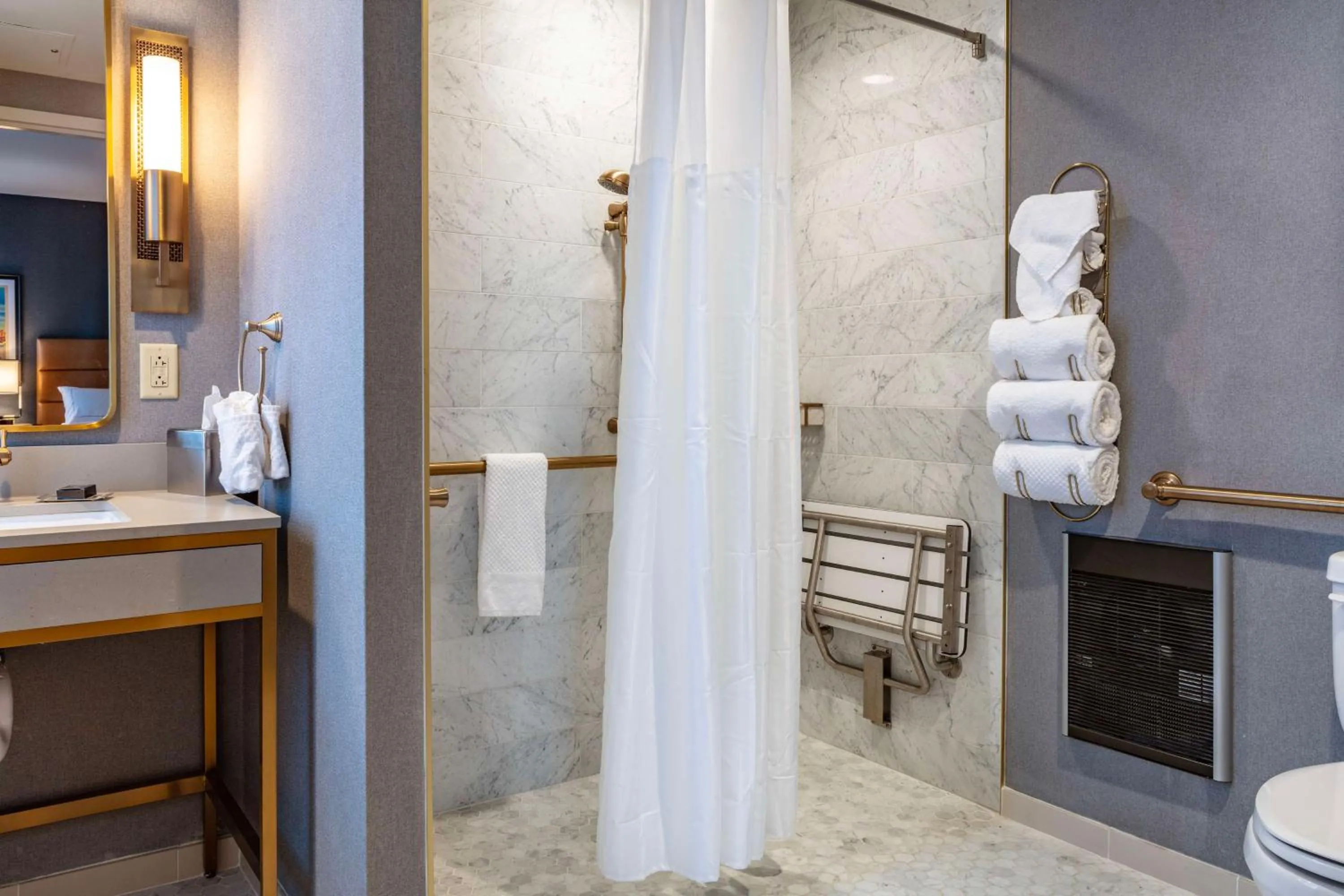 Bathroom in The Yorktowne Hotel, Tapestry Collection by Hilton