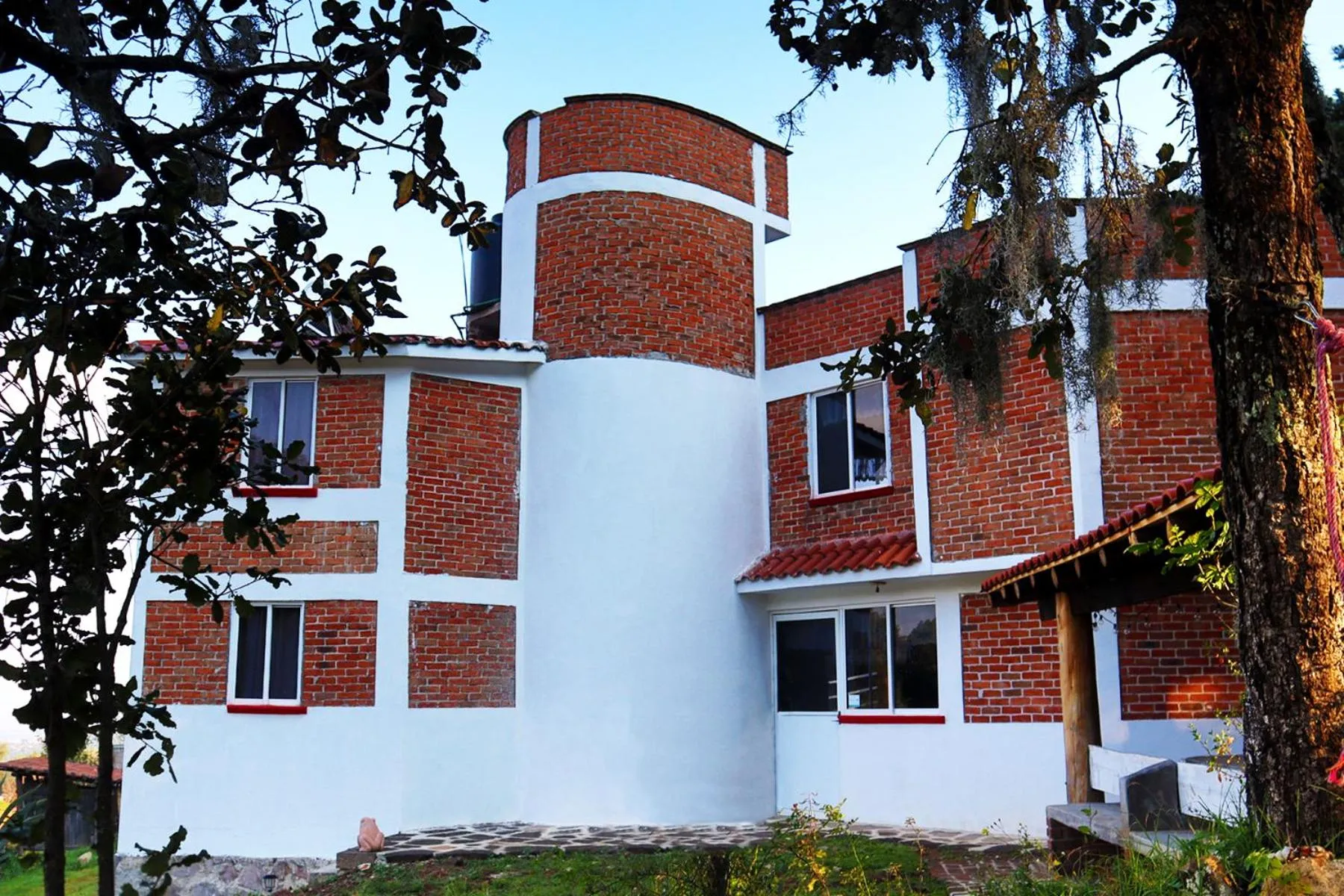 Property building in Senda Monarca