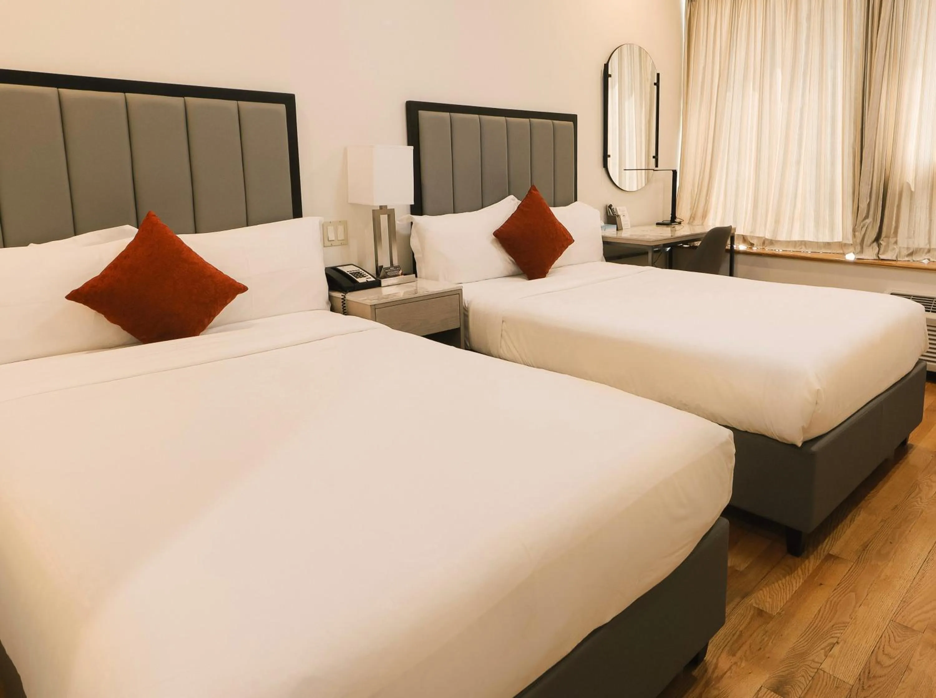 Bed in Asiatic Hotel - Flushing