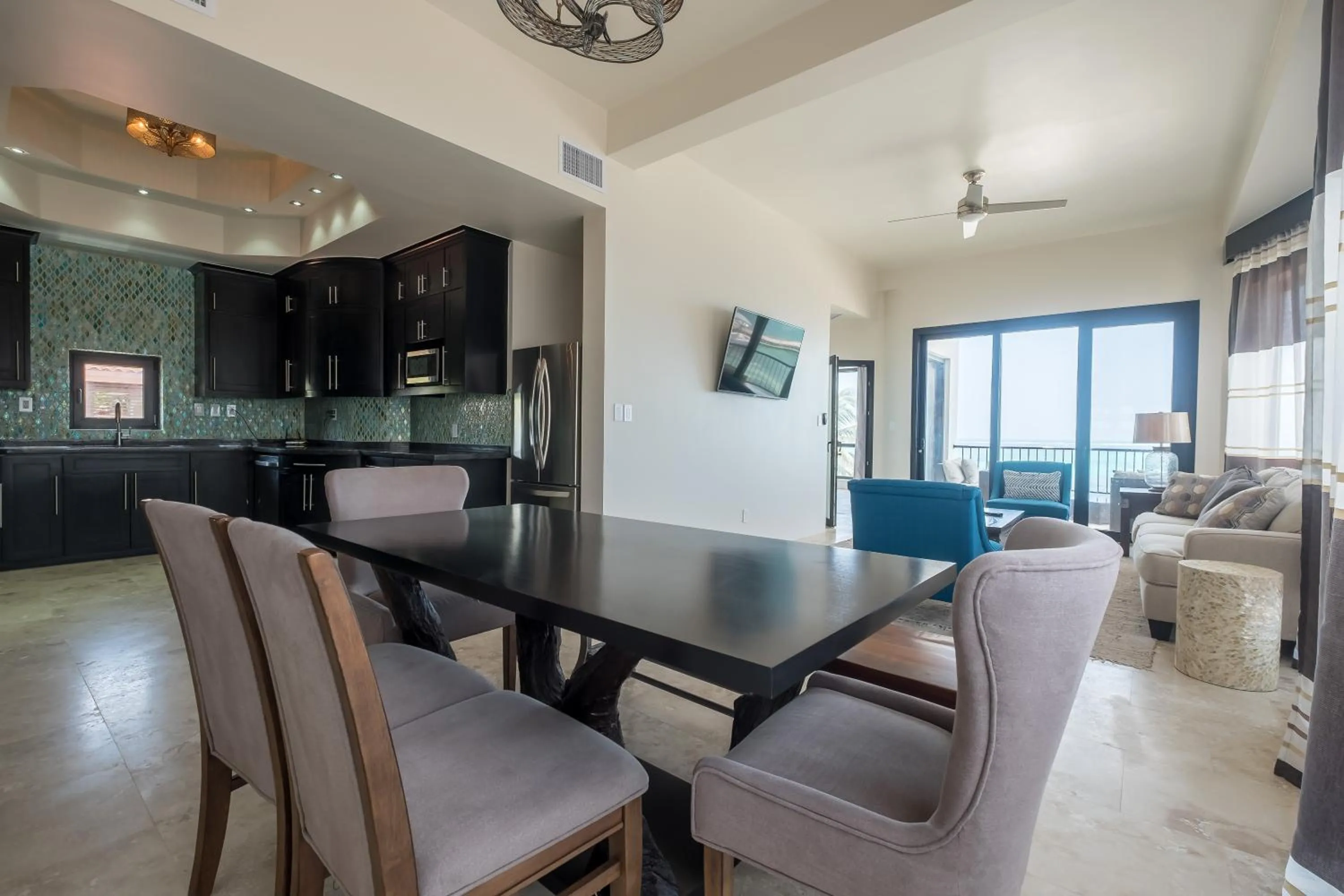 Dining area in Diamante Beachfront Suites
