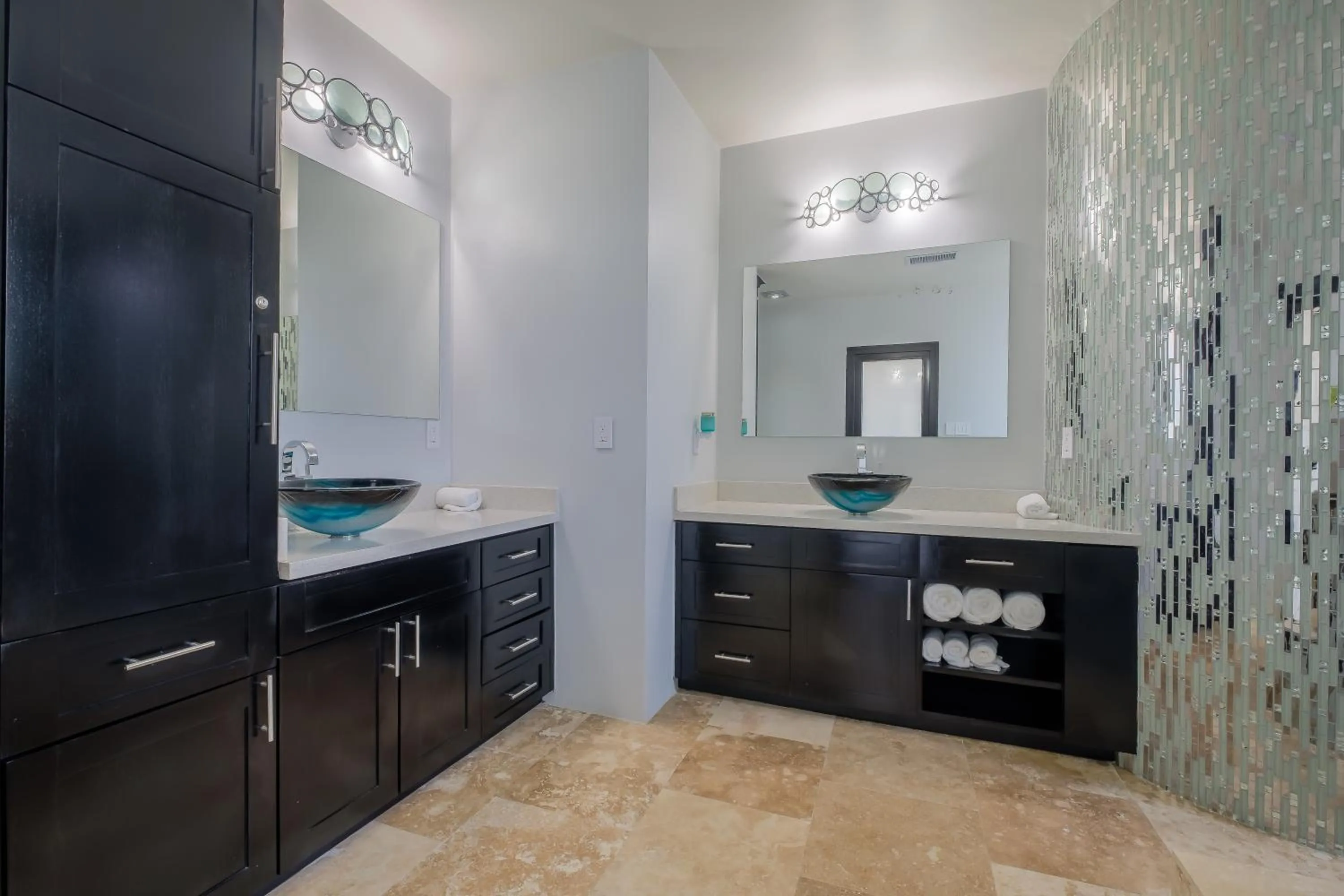 Bathroom in Diamante Beachfront Suites
