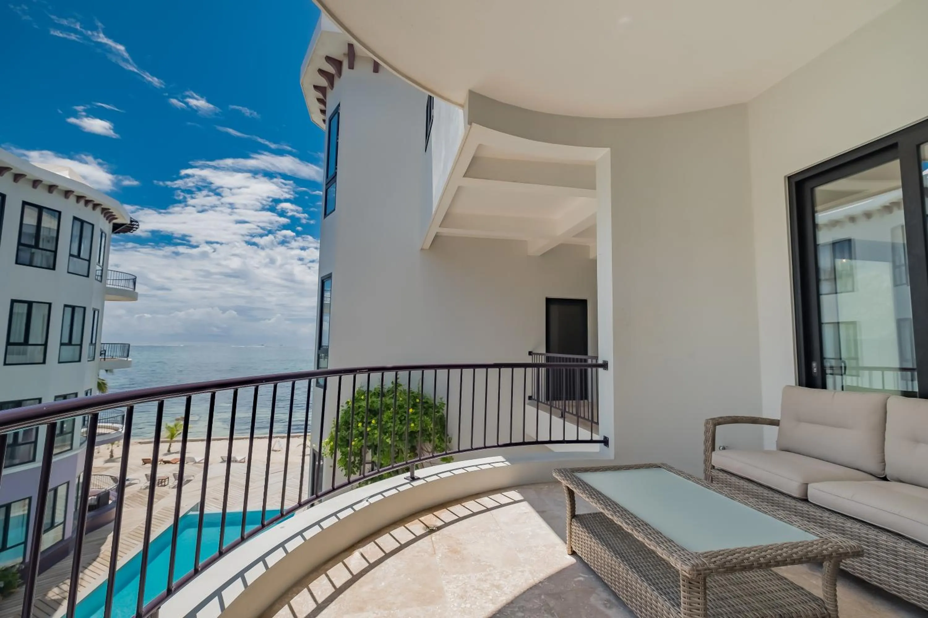 Balcony/Terrace in Diamante Beachfront Suites