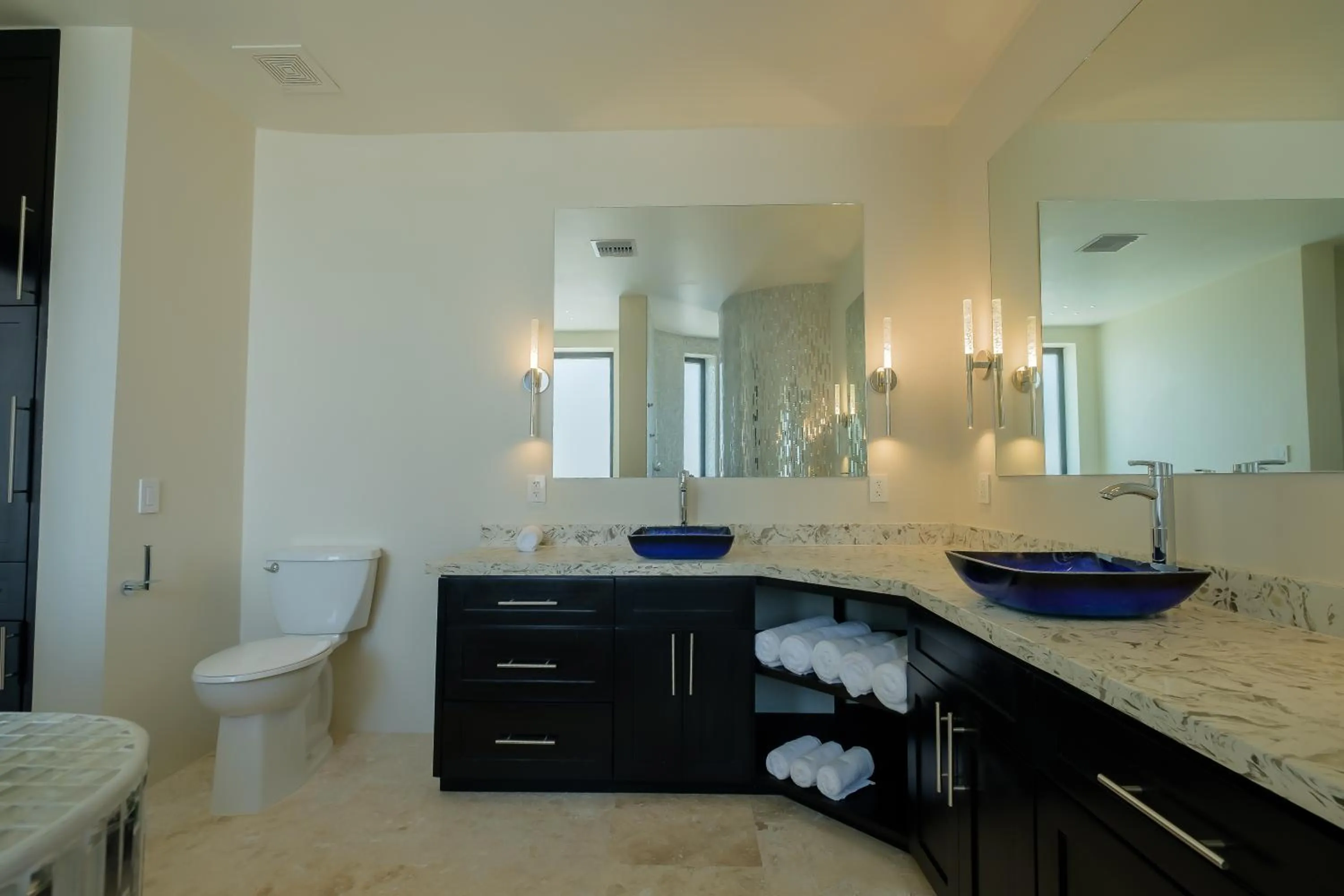 Bathroom in Diamante Beachfront Suites