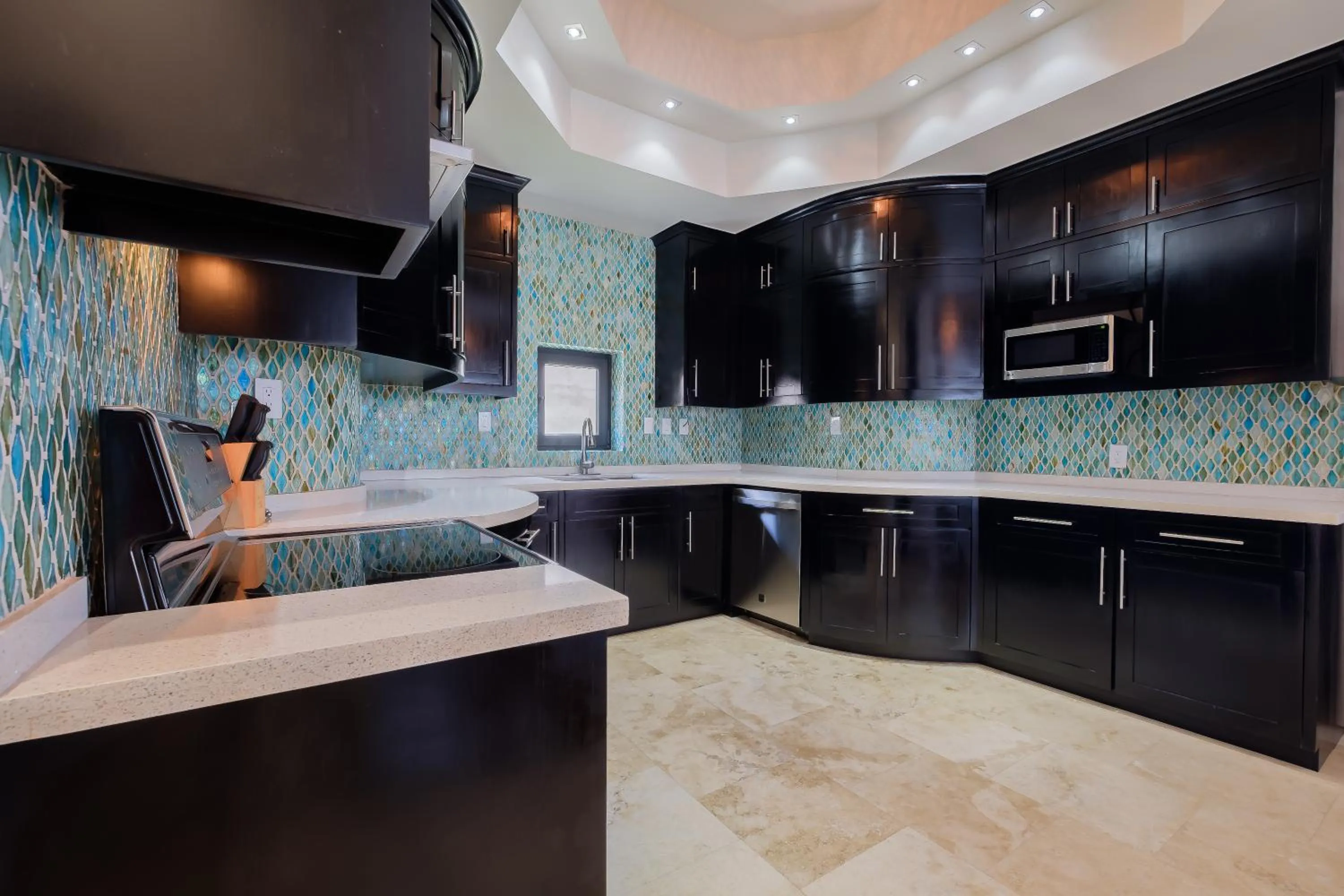 Kitchen or kitchenette in Diamante Beachfront Suites