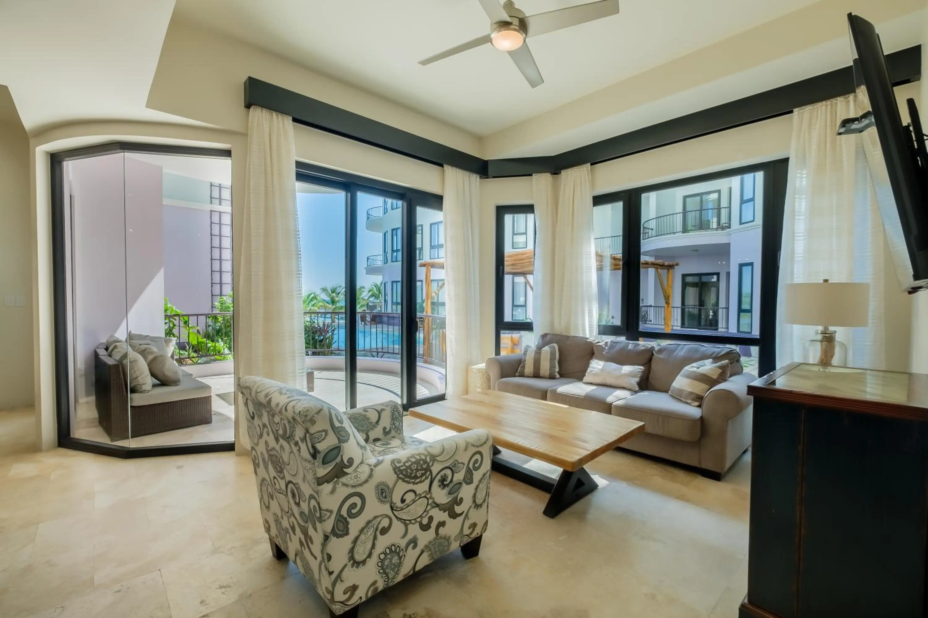 Living room in Diamante Beachfront Suites