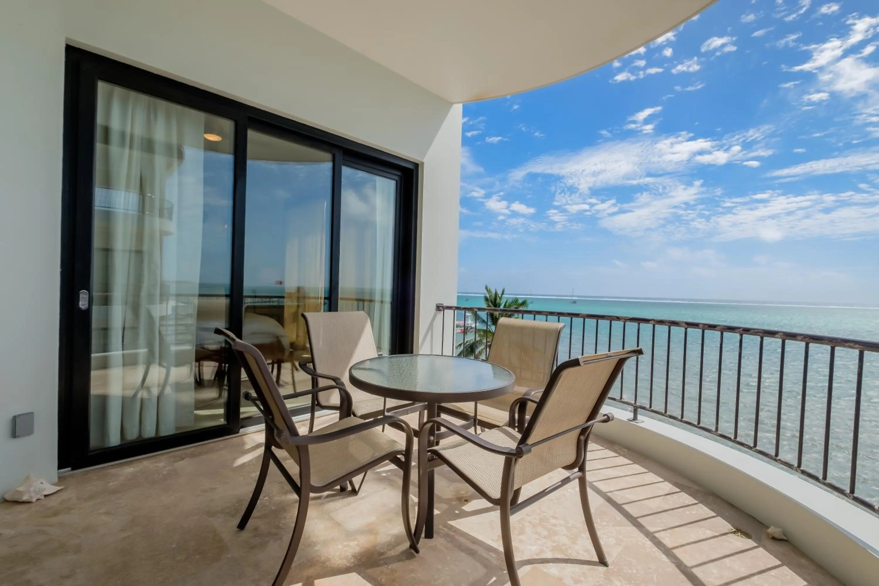 Balcony/Terrace in Diamante Beachfront Suites