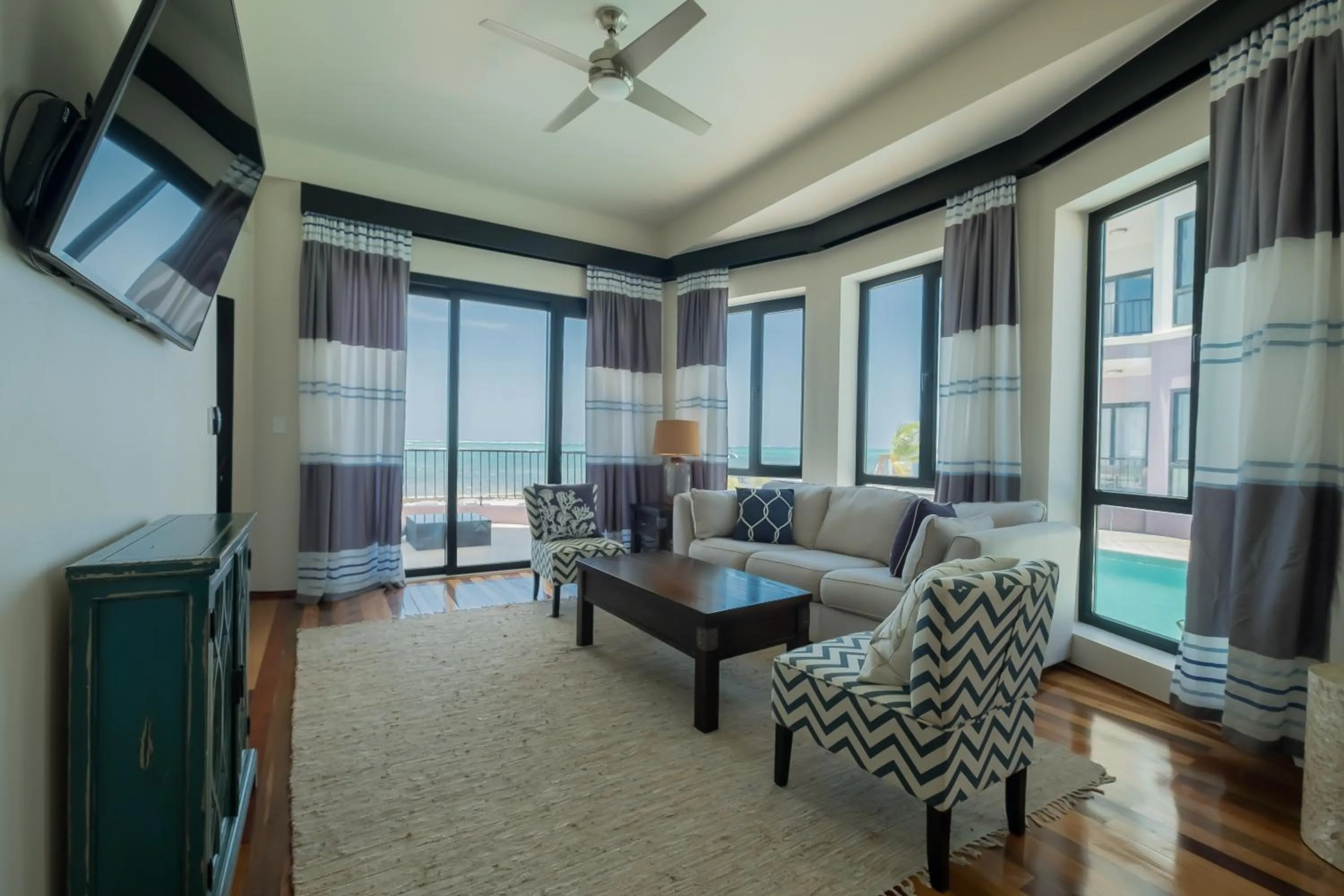 Living room in Diamante Beachfront Suites