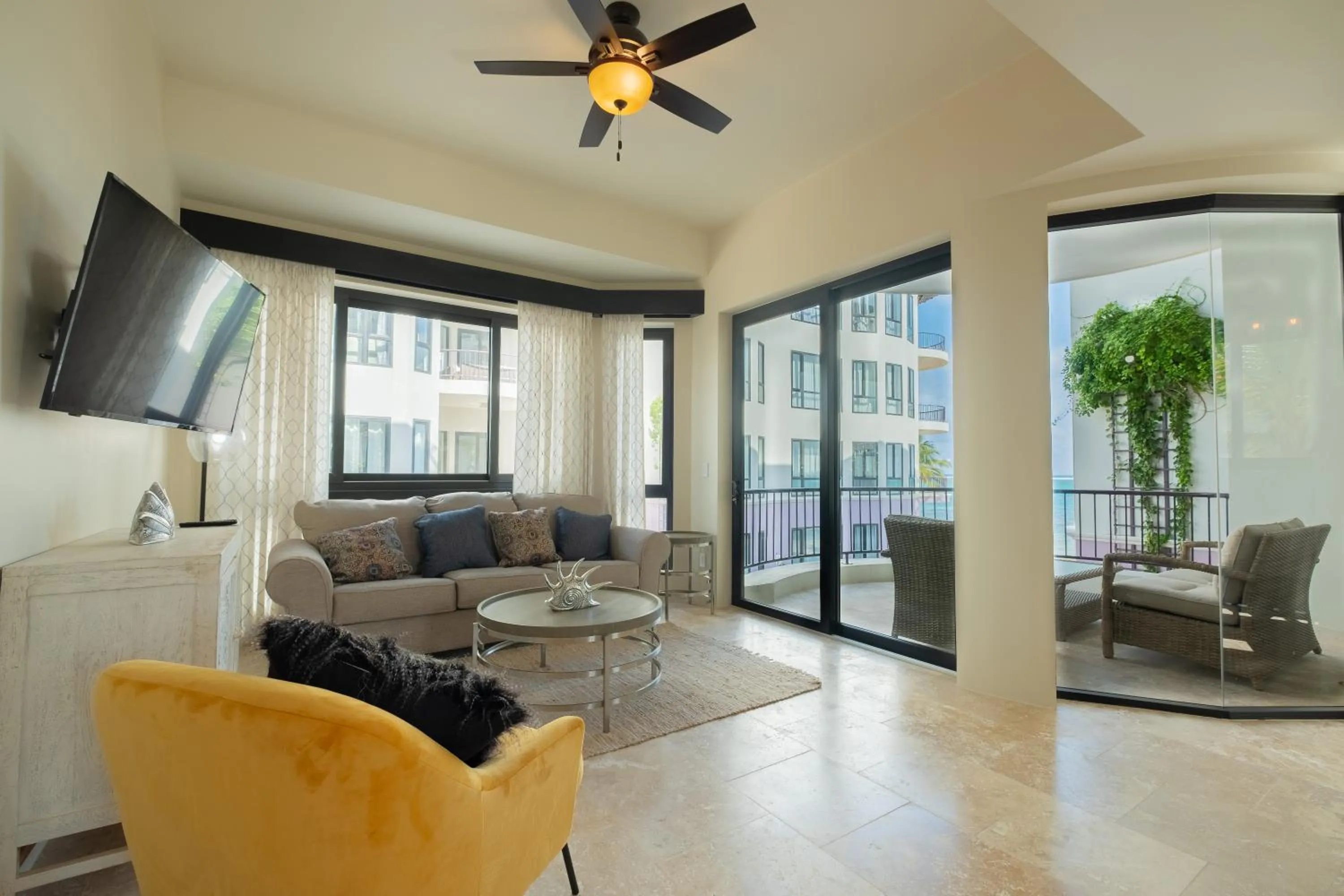 Living room in Diamante Beachfront Suites