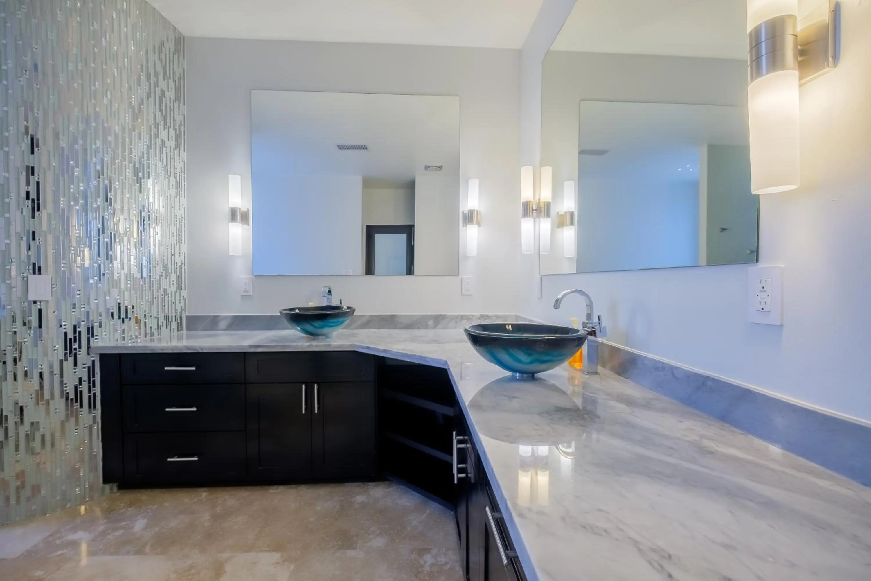 Bathroom in Diamante Beachfront Suites