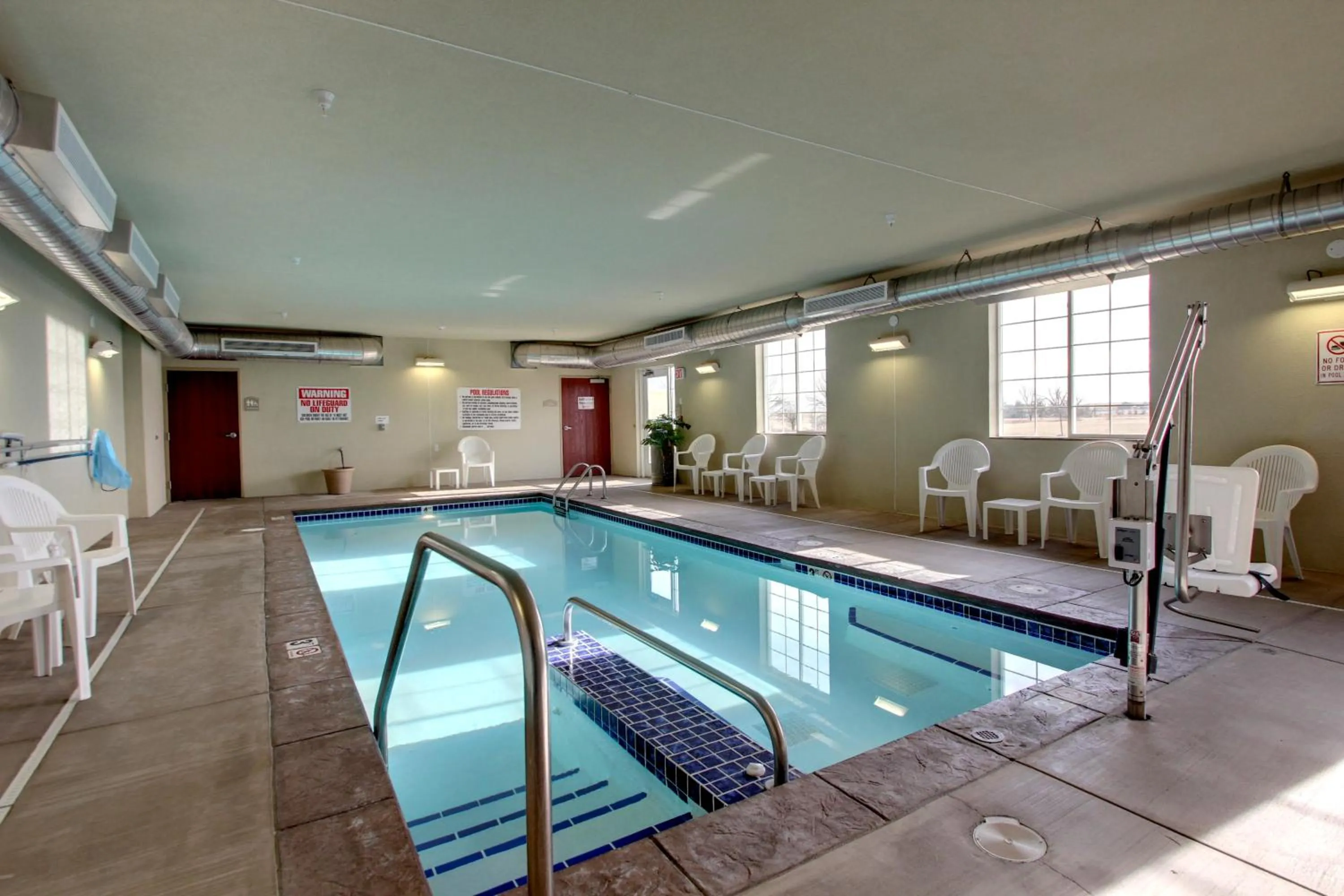 Swimming pool in Cobblestone Hotel - Wayne