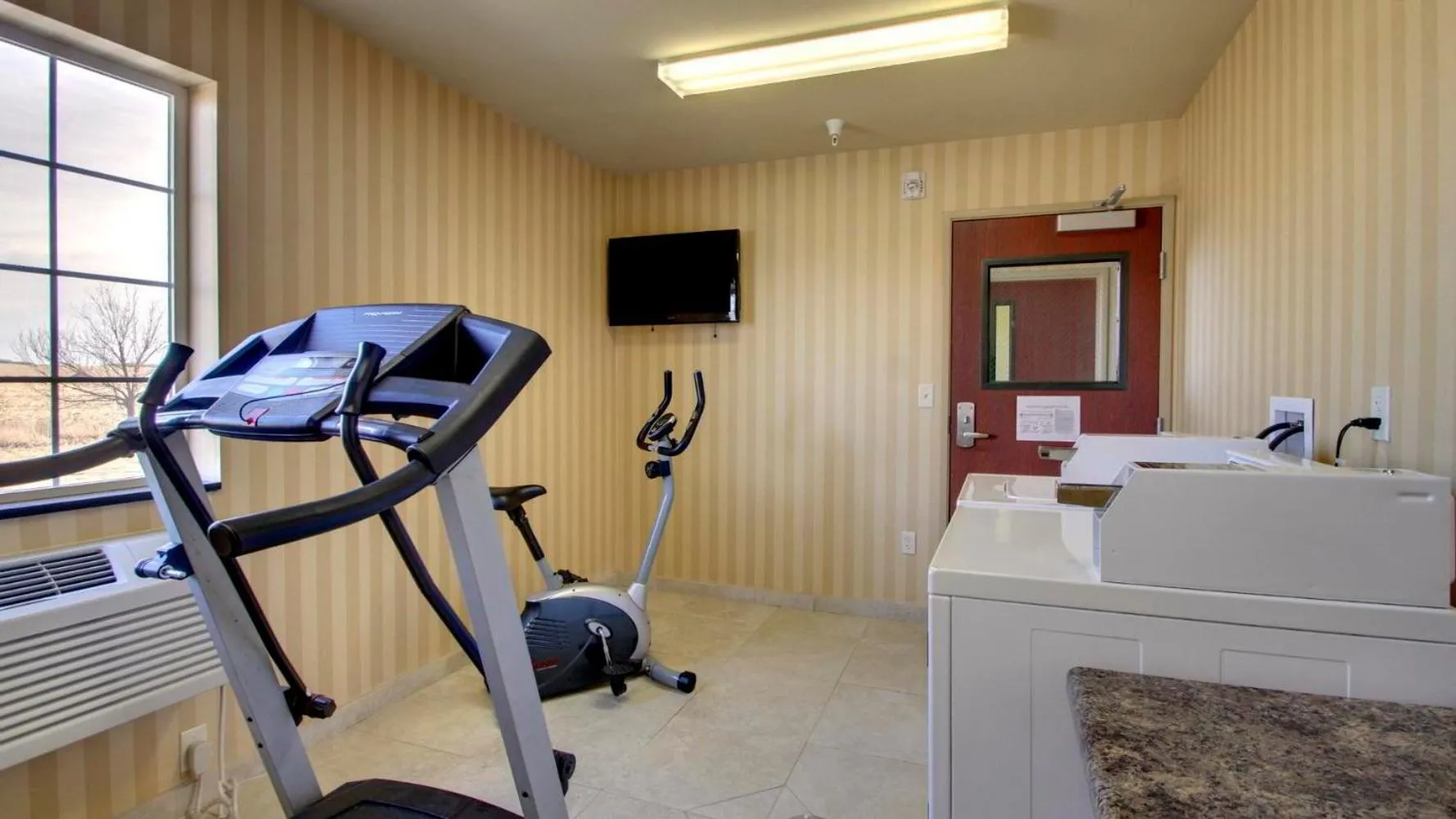 Fitness centre/facilities in Cobblestone Hotel - Wayne