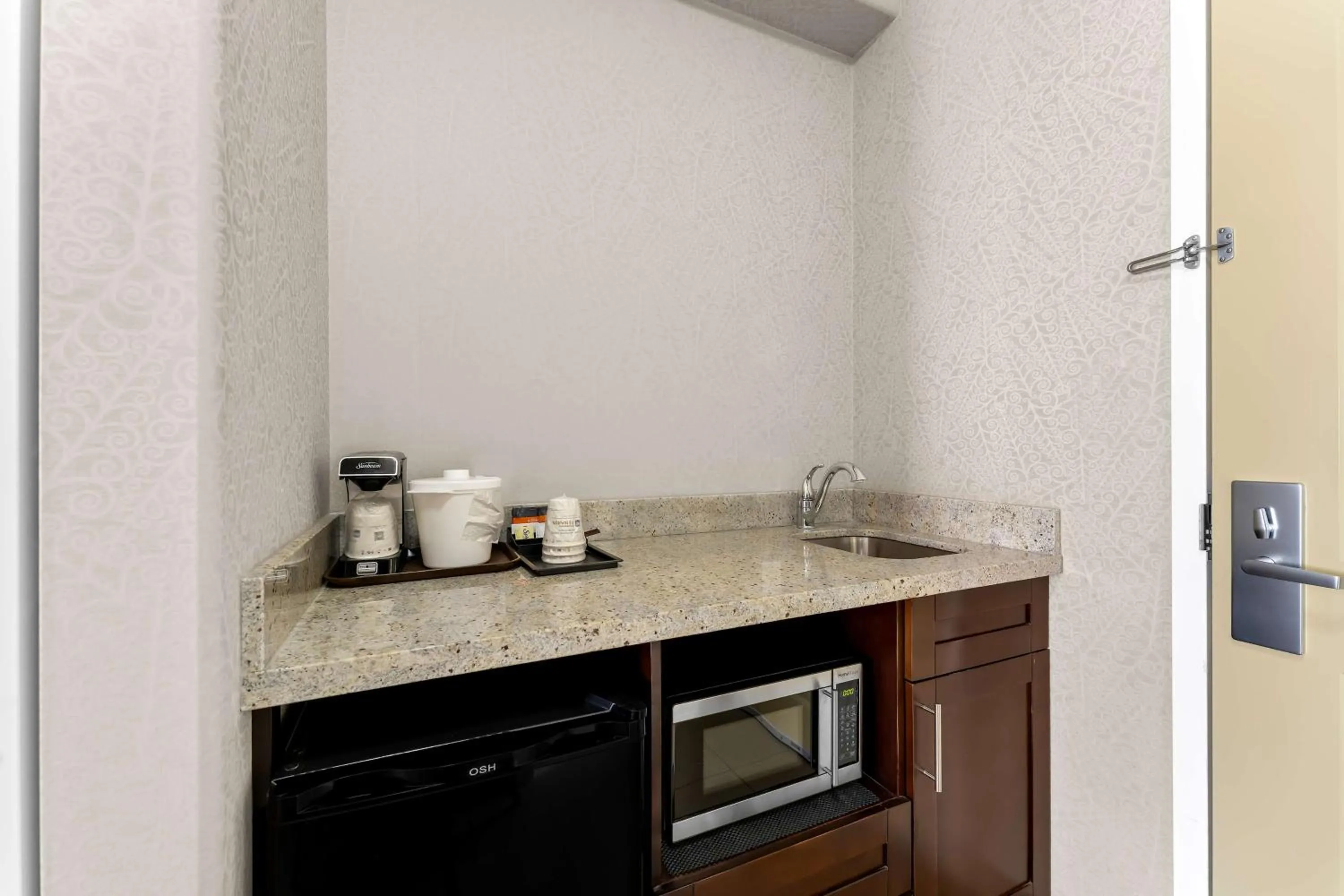 Bedroom in Best Western Williams Lake