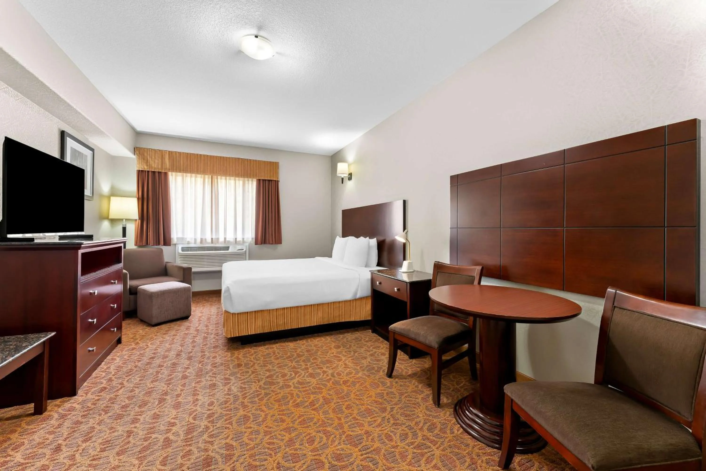 Bedroom, Bed in Best Western Williams Lake