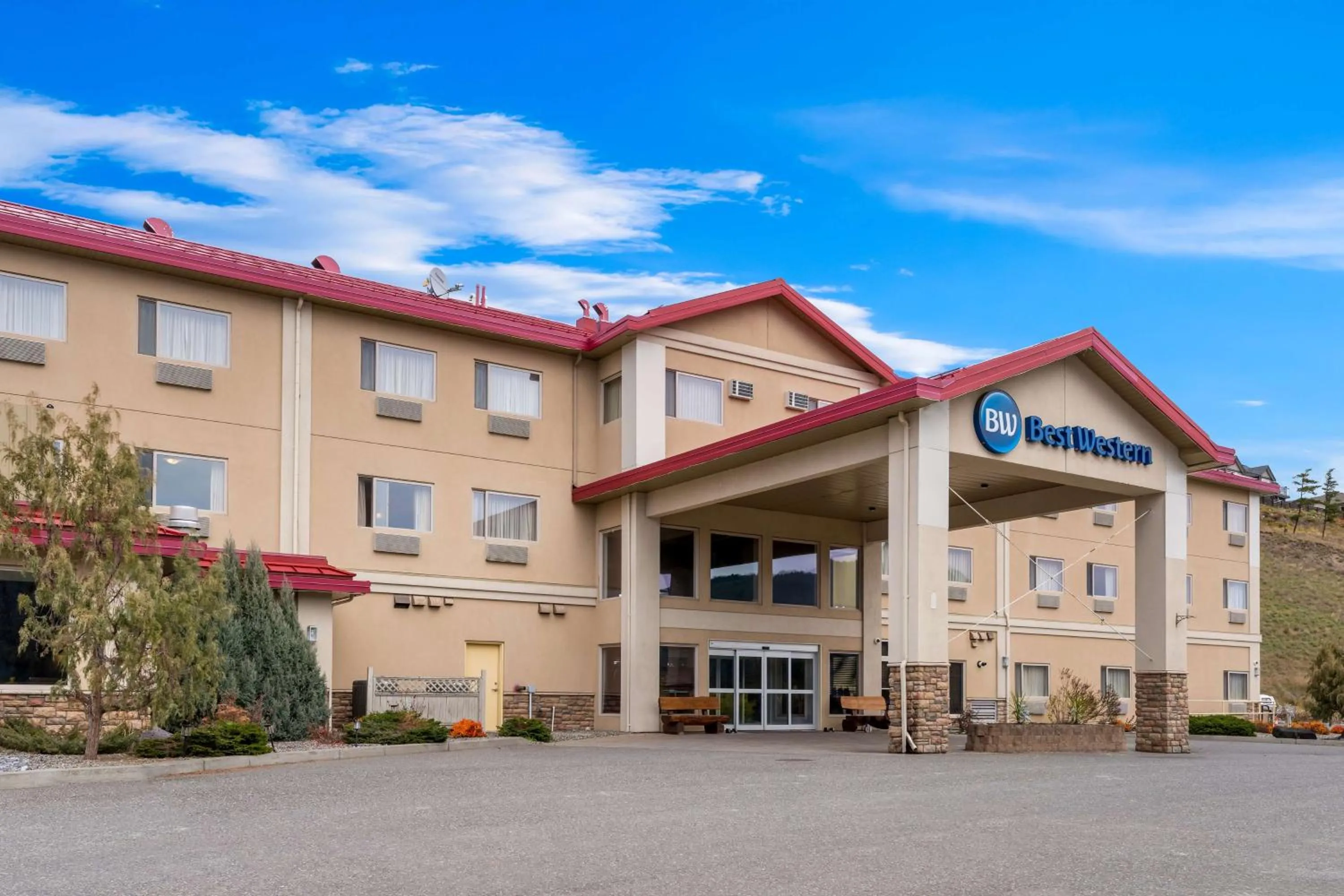 Property building in Best Western Williams Lake