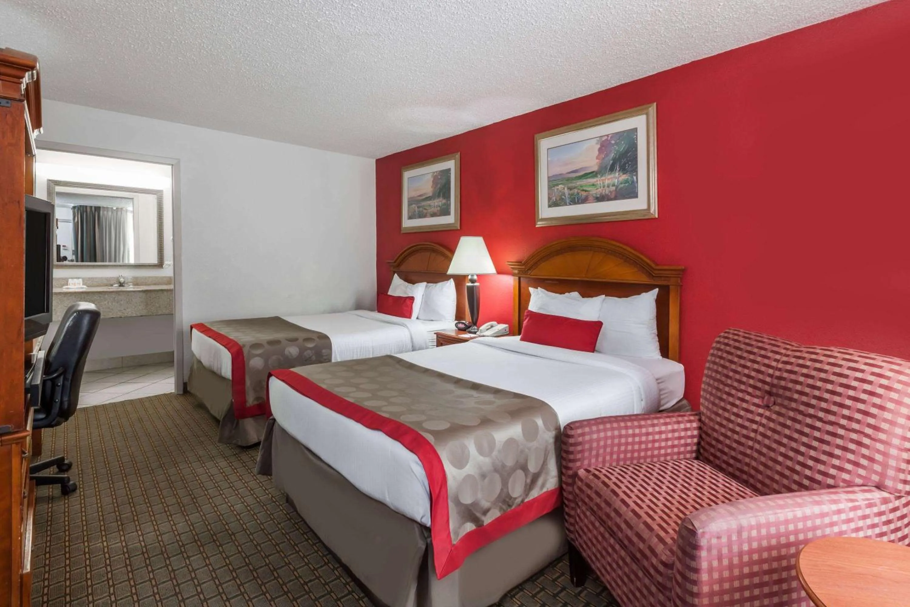 Photo of the whole room in Ramada by Wyndham New Iberia