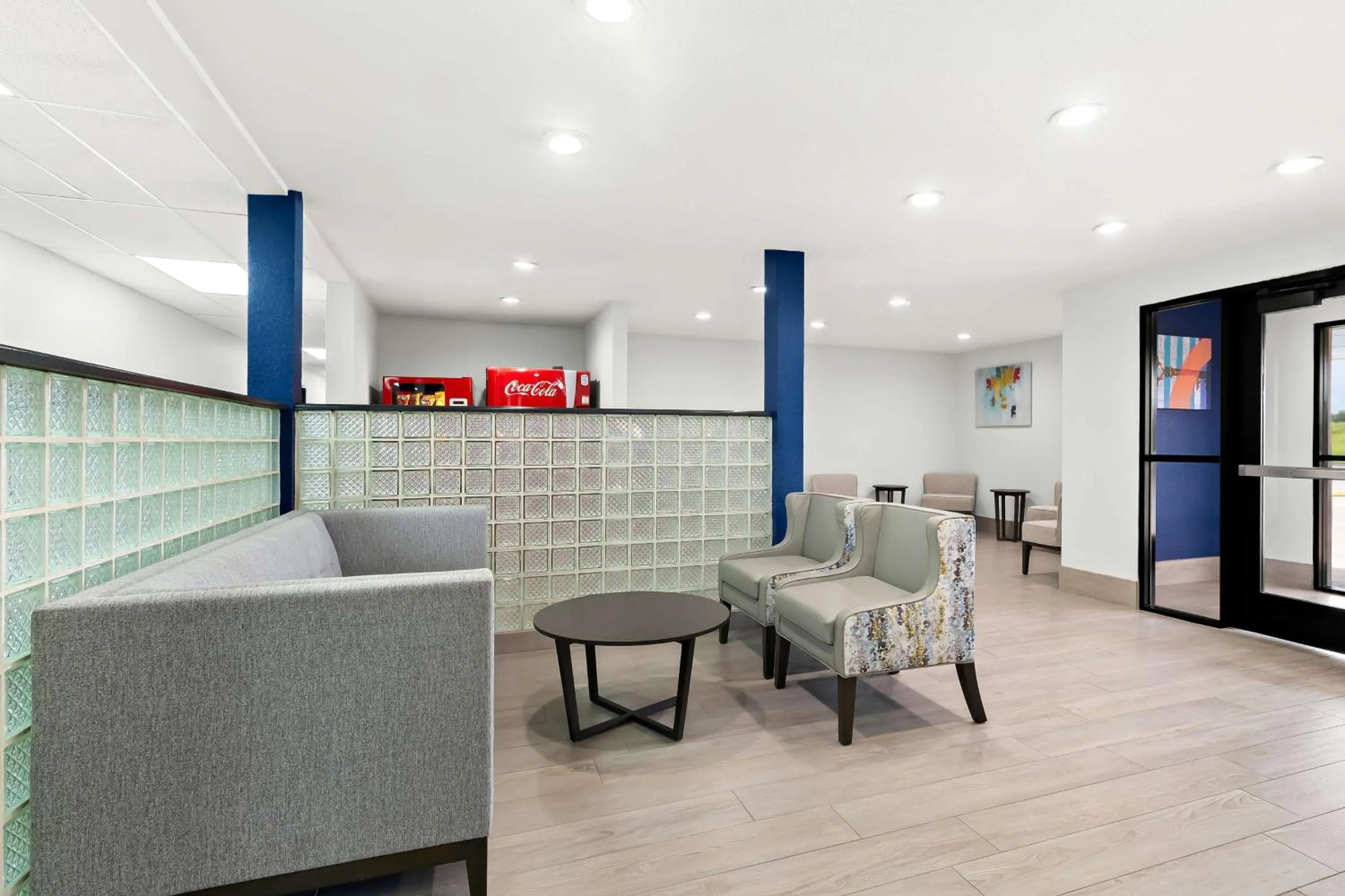 Lobby or reception in SureStay Hotel by Best Western Groves