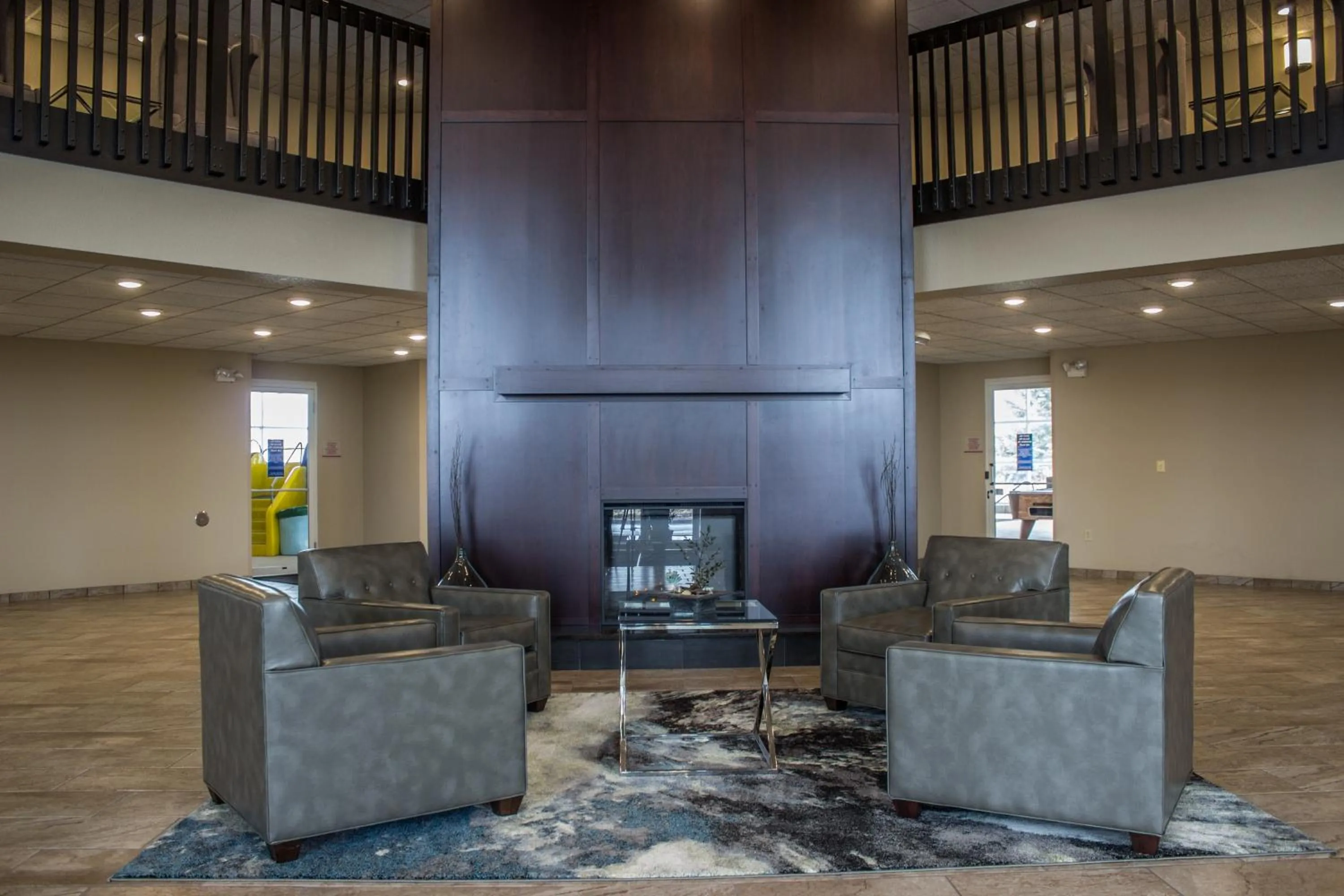 Lobby or reception in Cobblestone Suites - Oshkosh