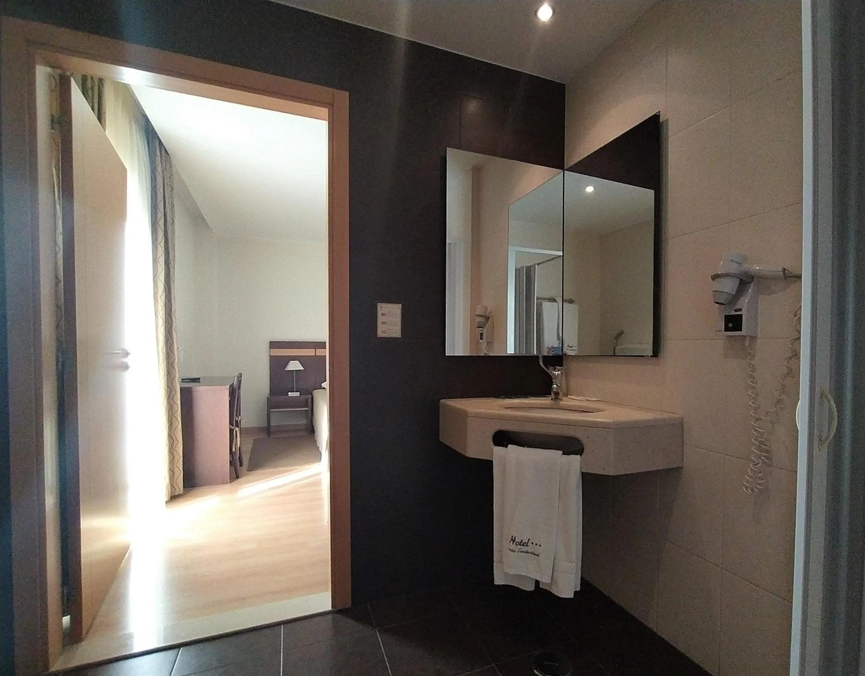 Bathroom in Hotel Santo Condestavel