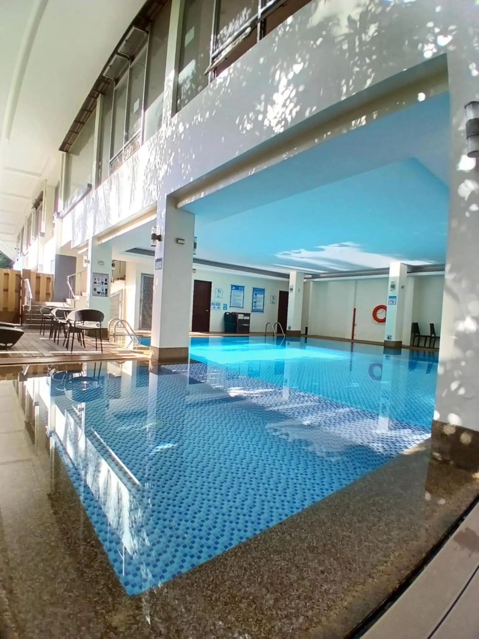Swimming pool in Dohera Hotel