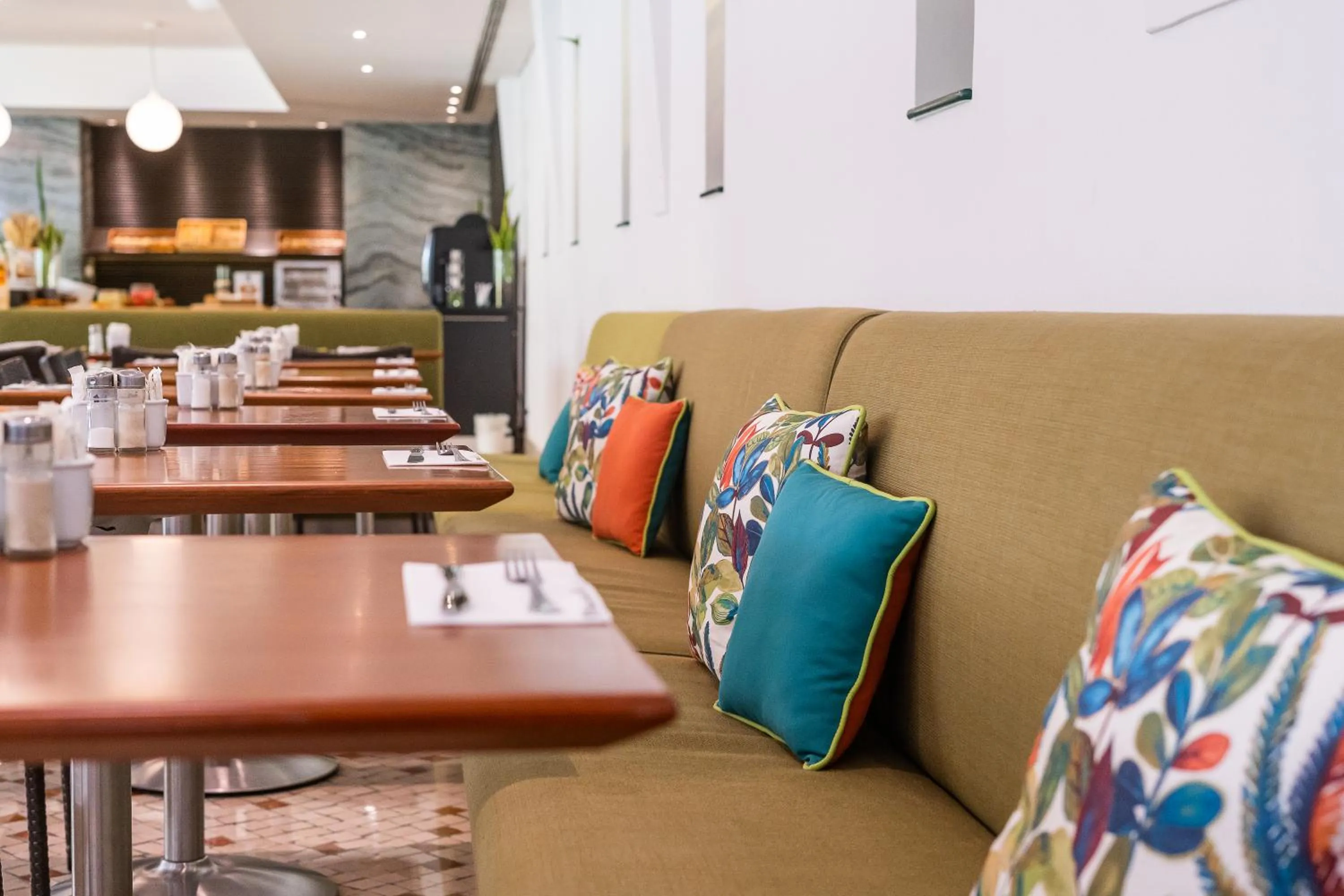 Restaurant/places to eat in HF Fénix Garden