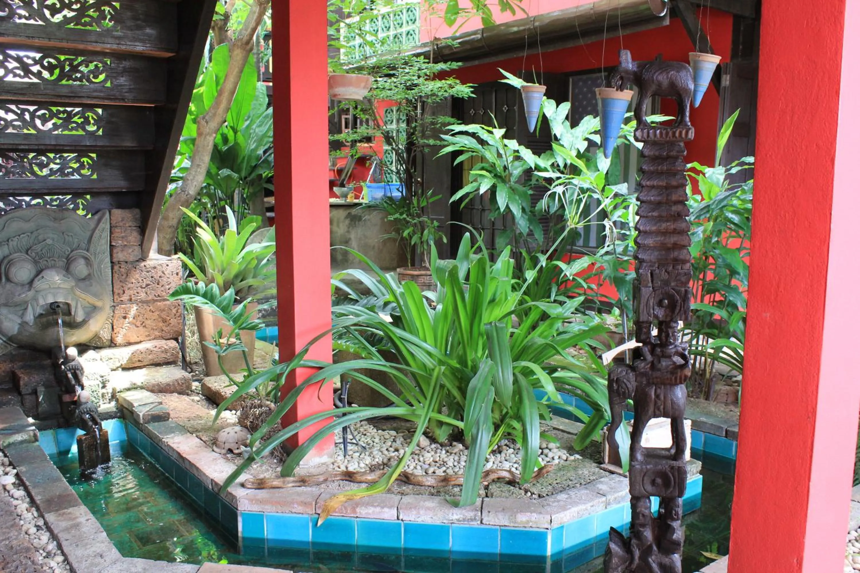 Facade/entrance in The Riverside Guest House