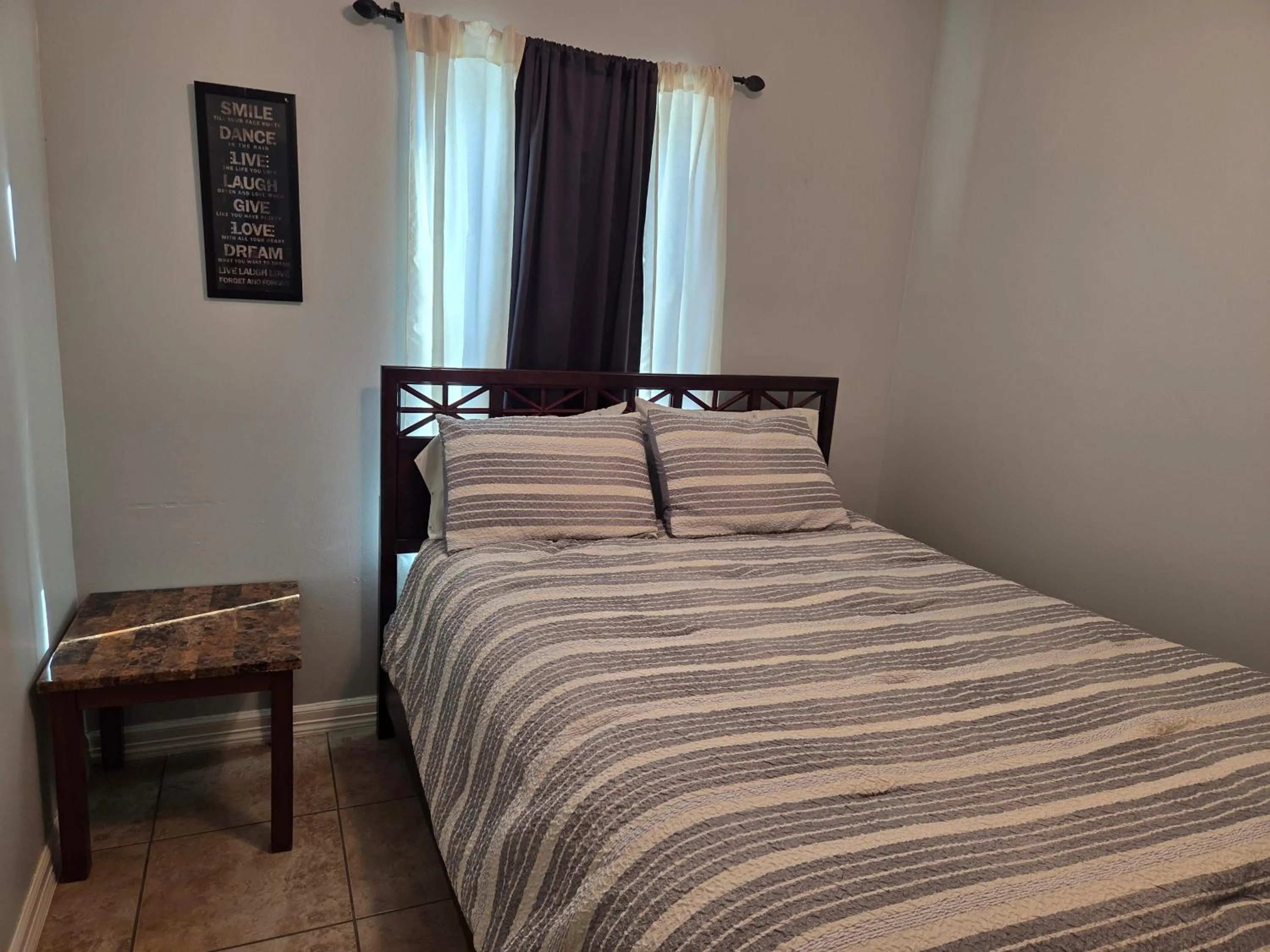 Bed in 107 Pike on Oceanside