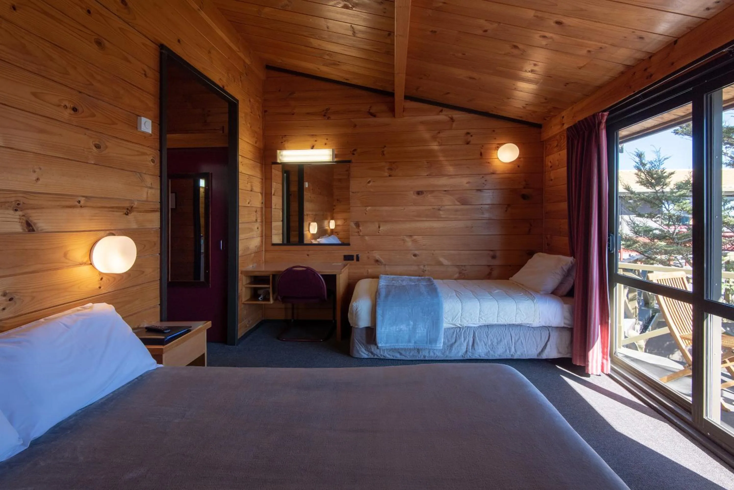 Bed in Skotel Alpine Resort