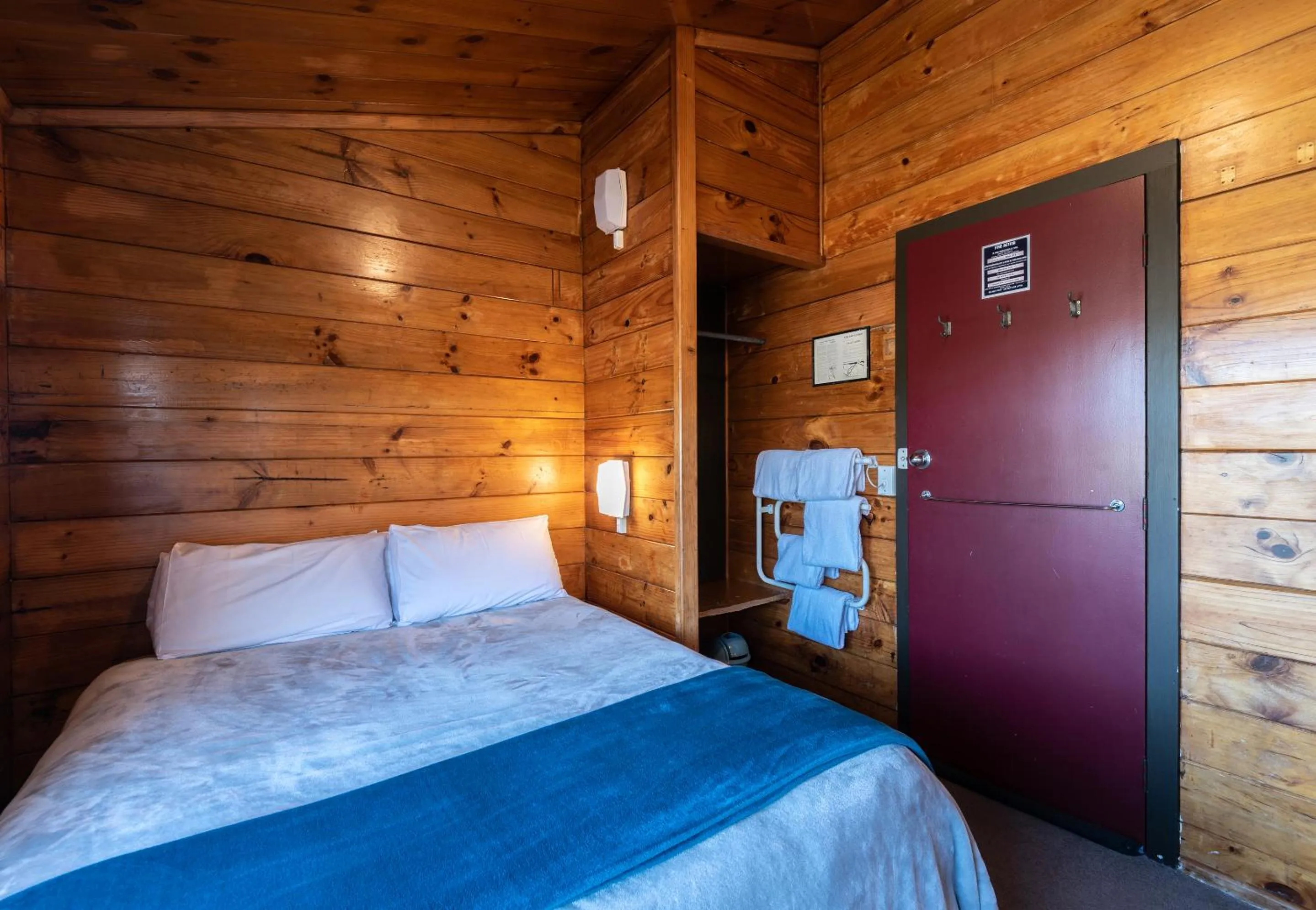 Bed in Skotel Alpine Resort