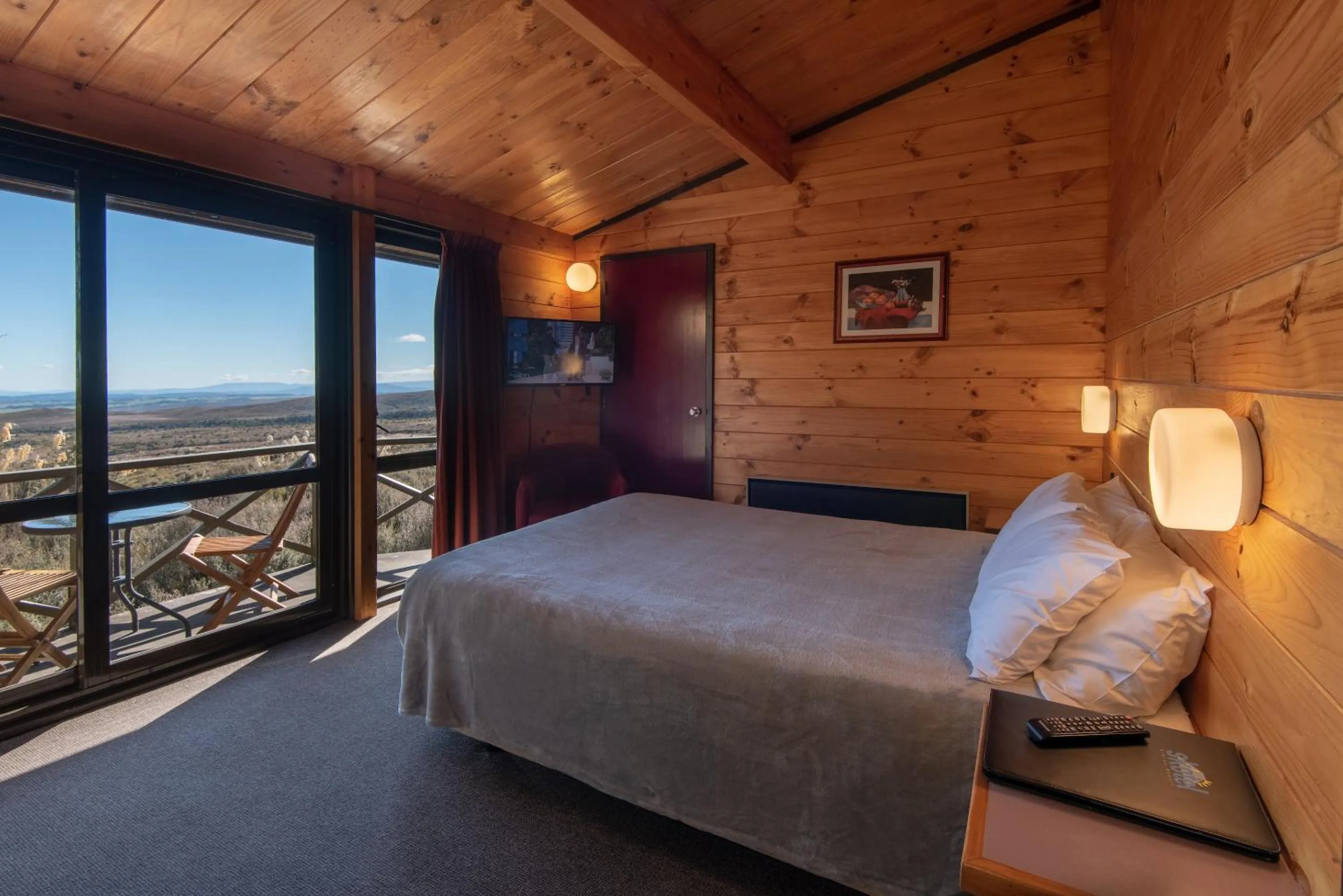 Photo of the whole room, Bed in Skotel Alpine Resort