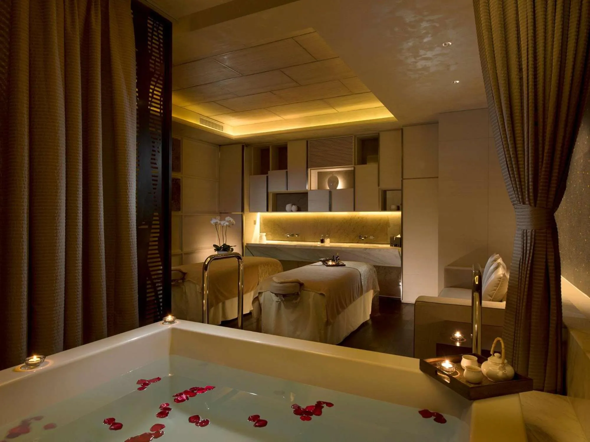 Spa and wellness centre/facilities, Bed in Conrad Beijing by Hilton