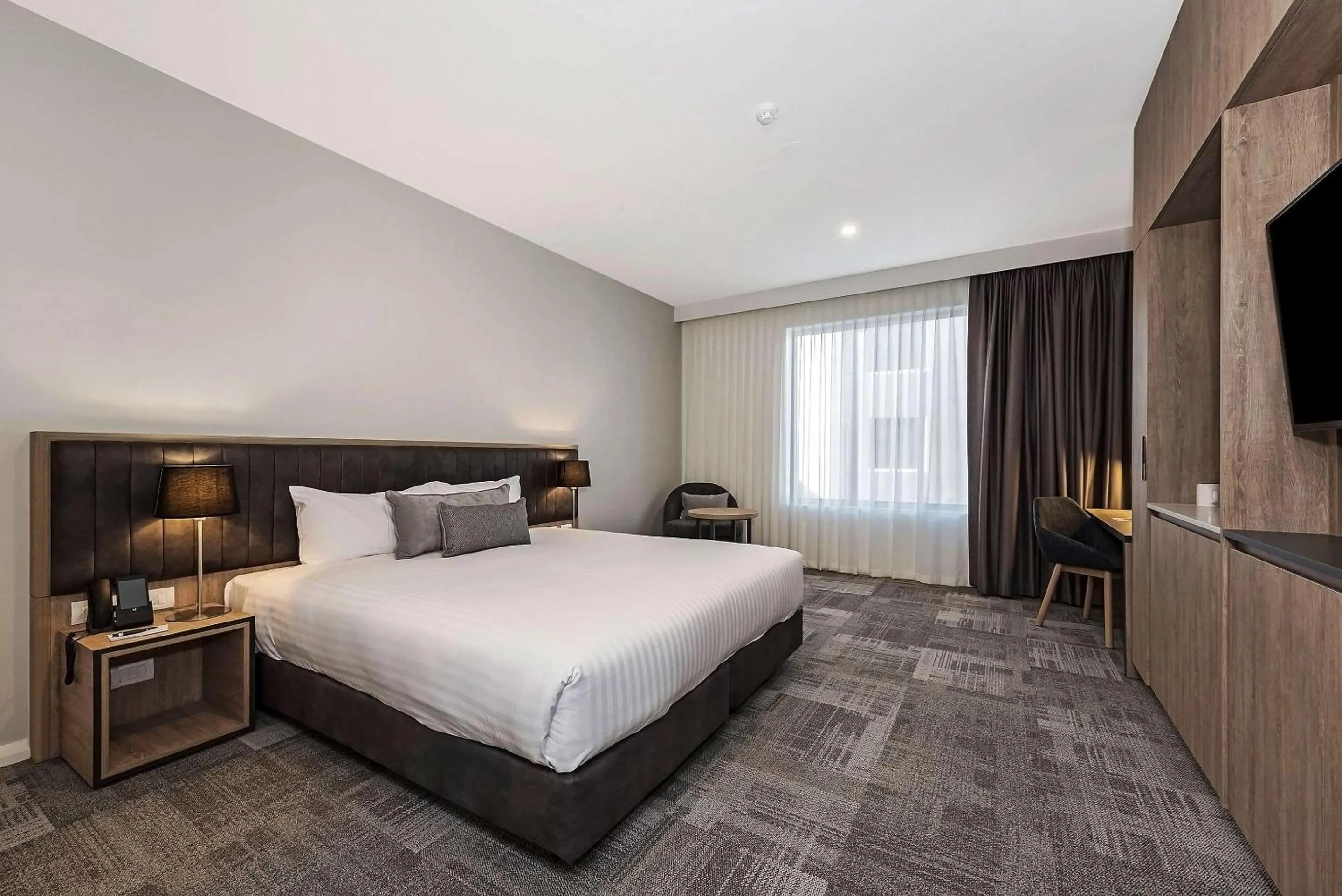 Bedroom, Bed in Ingot Hotel Perth, an Ascend Collection Hotel