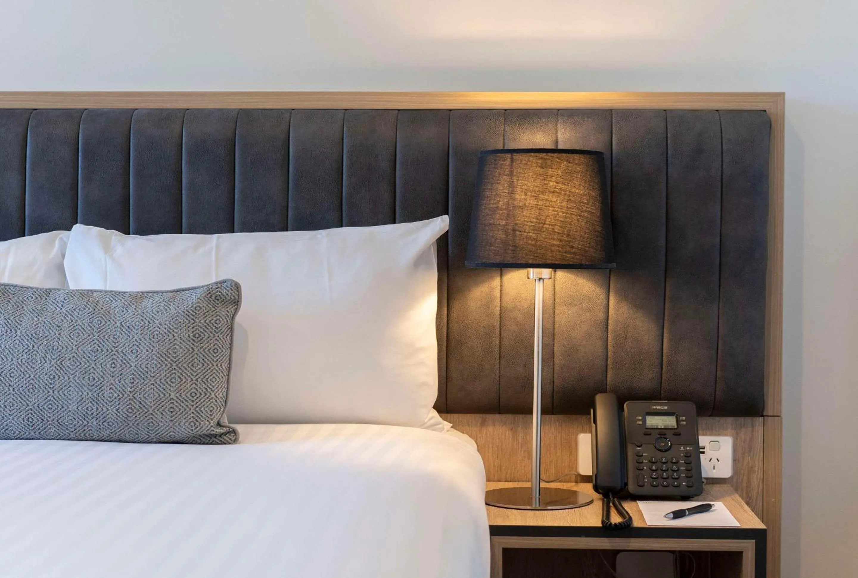 Bedroom, Bed in Ingot Hotel Perth, an Ascend Collection Hotel