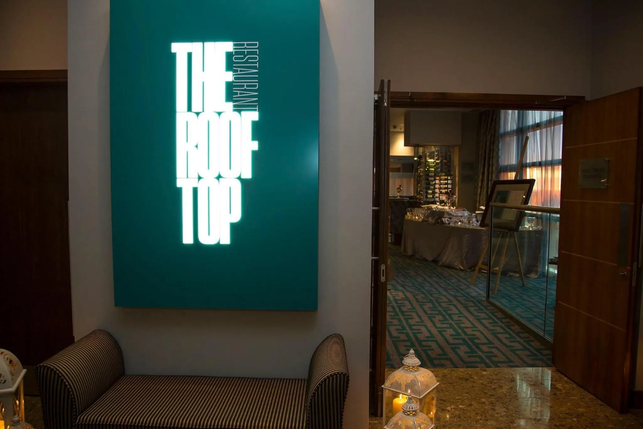 Restaurant/places to eat in The Gateway Hotel