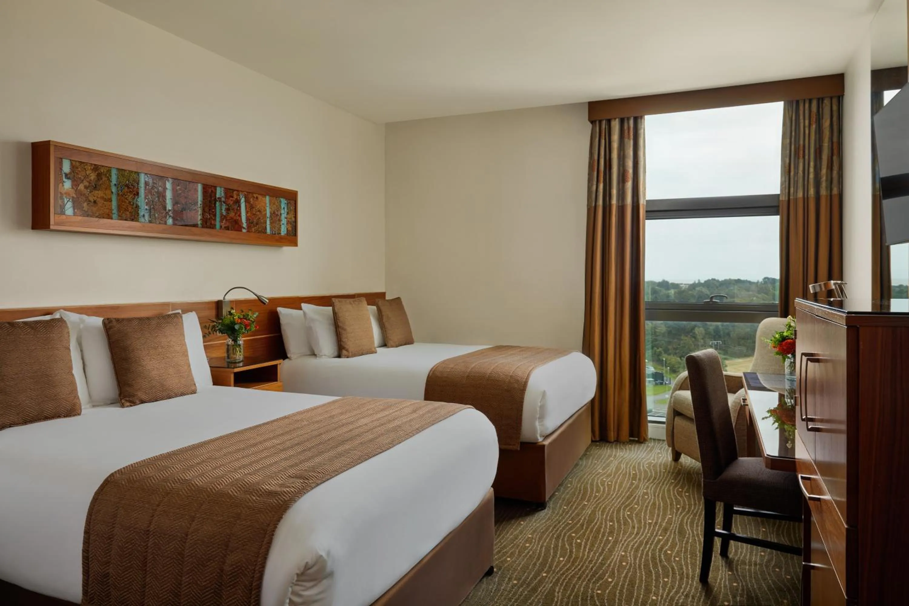 Photo of the whole room, Bed in The Gateway Hotel