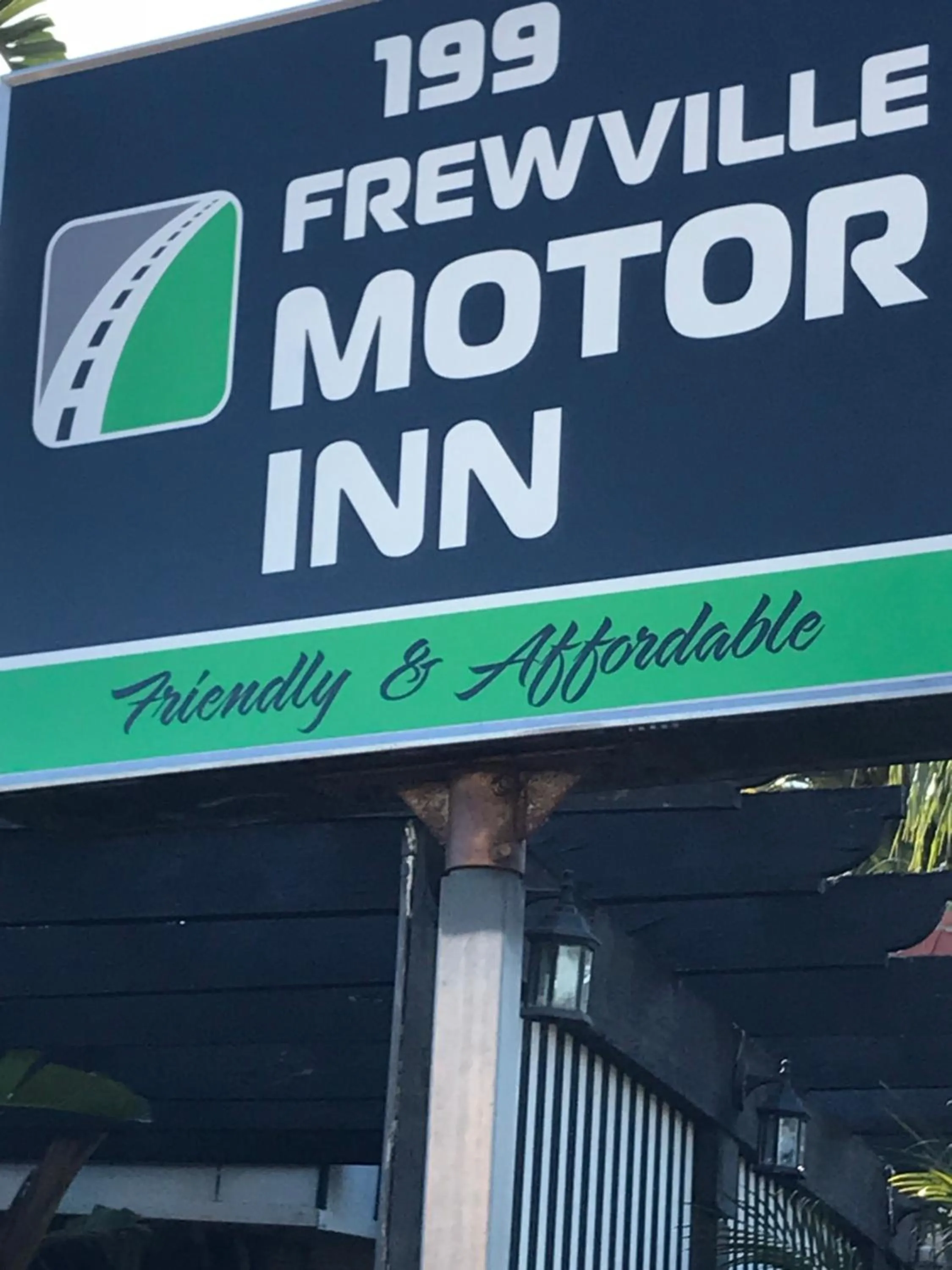 Logo/Certificate/Sign in Frewville Motor Inn