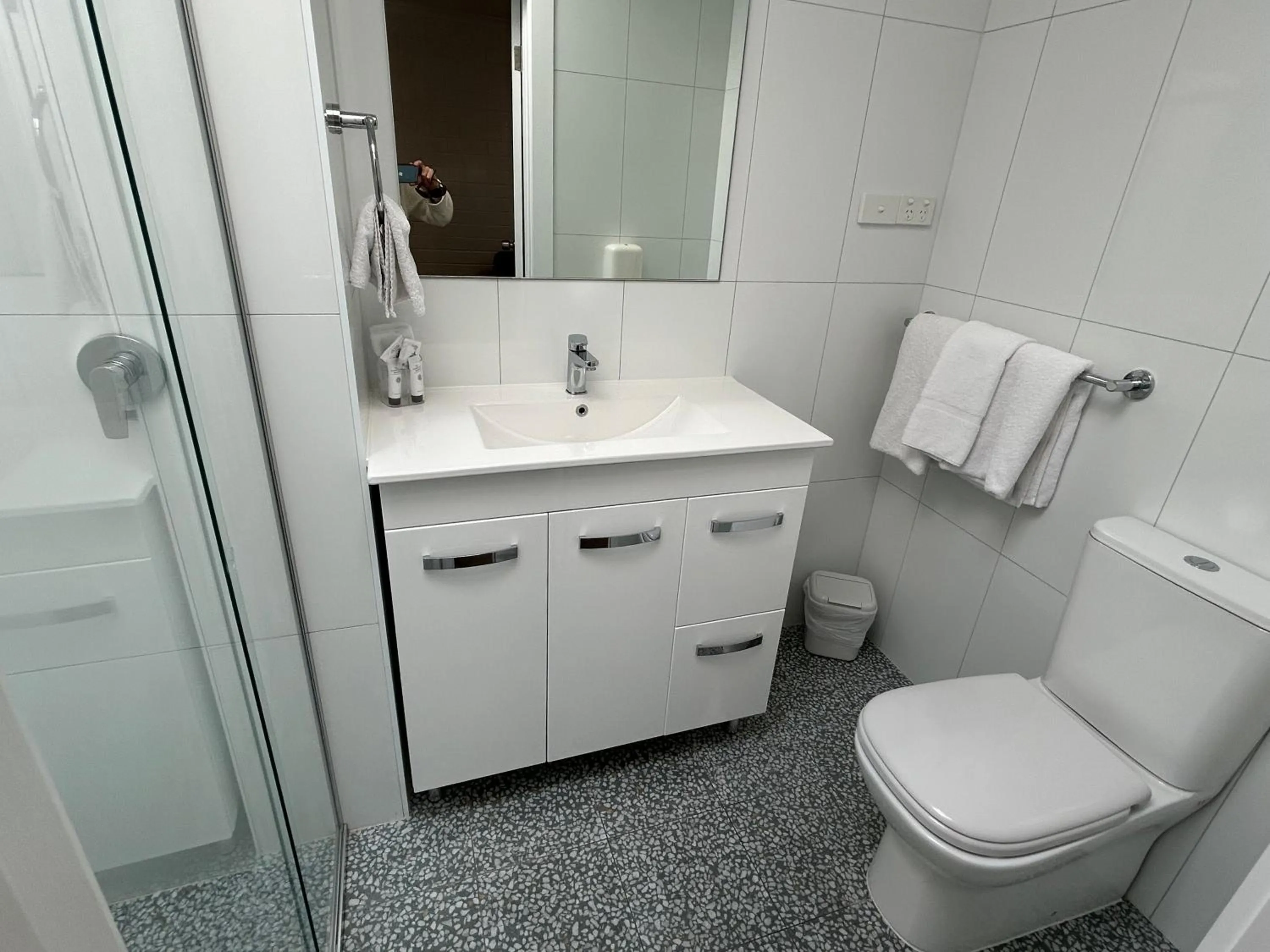 Bathroom in Frewville Motor Inn