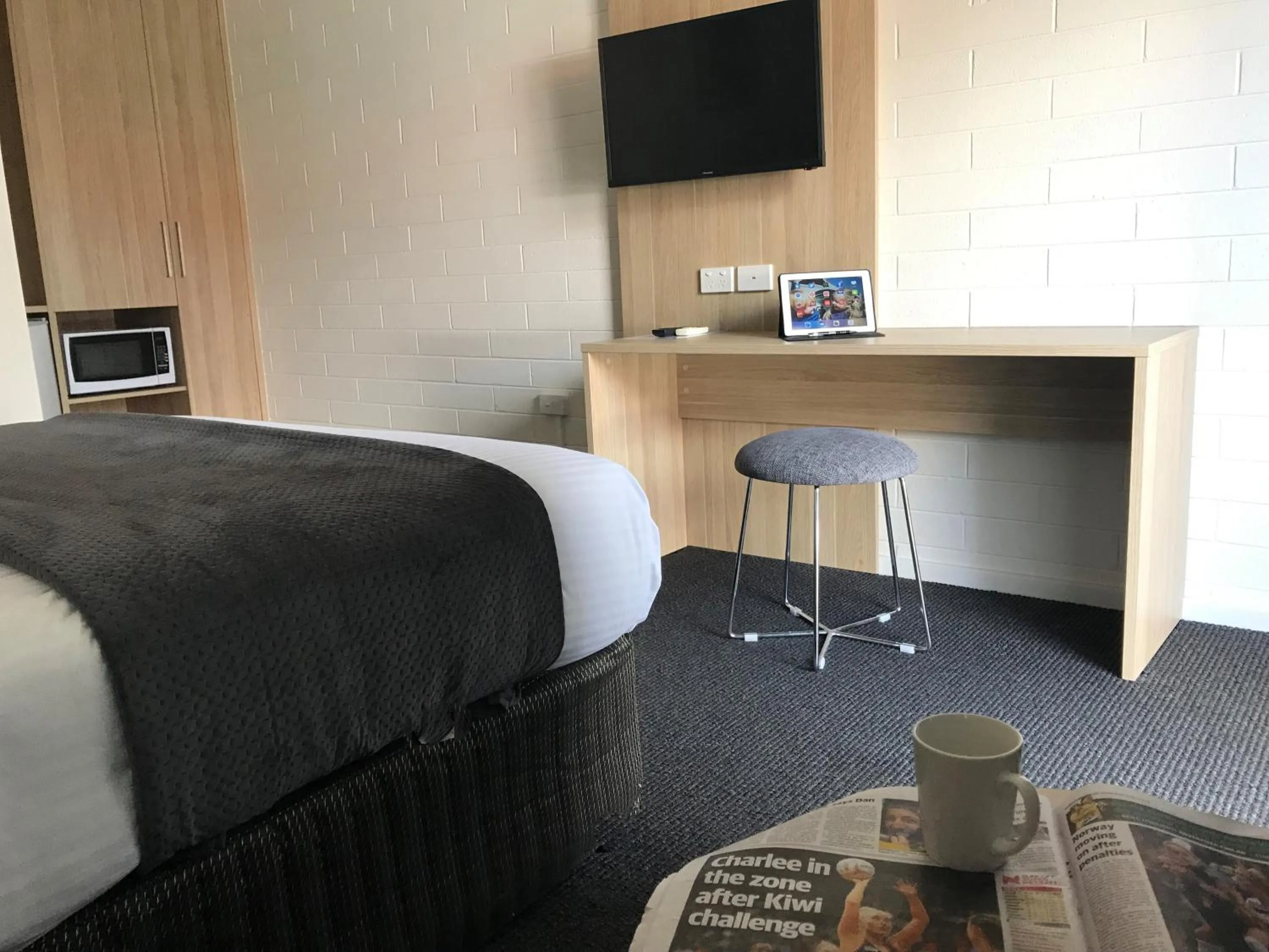 TV and multimedia, Bed in Frewville Motor Inn