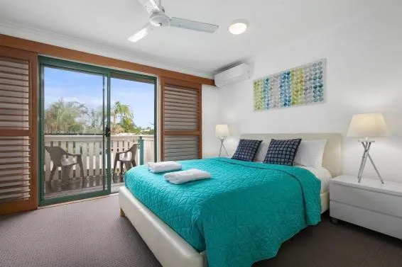 Bed in Terrapin Apartments