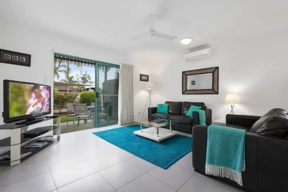 Living room in Terrapin Apartments