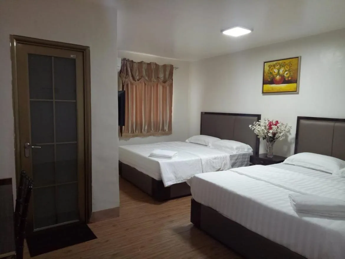 Bed in Meaco Royal Hotel - Batangas City