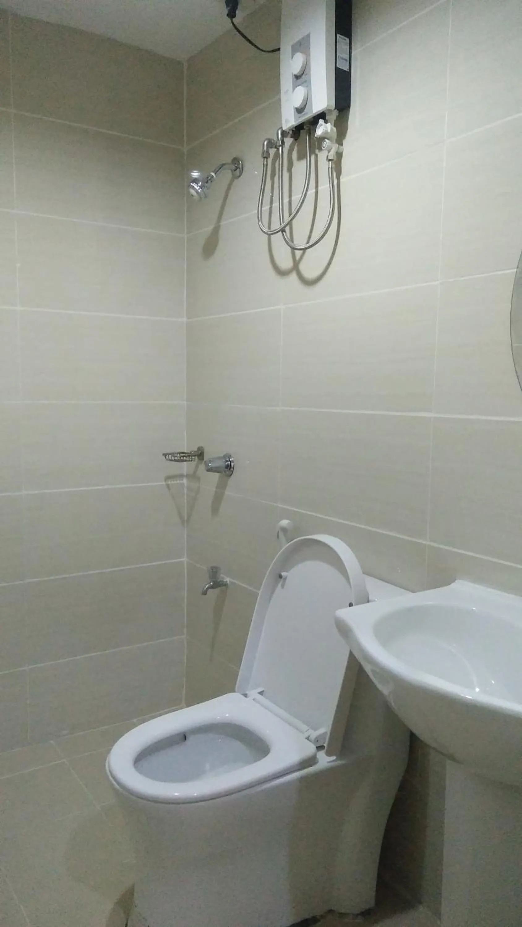 Bathroom in Meaco Royal Hotel - Batangas City
