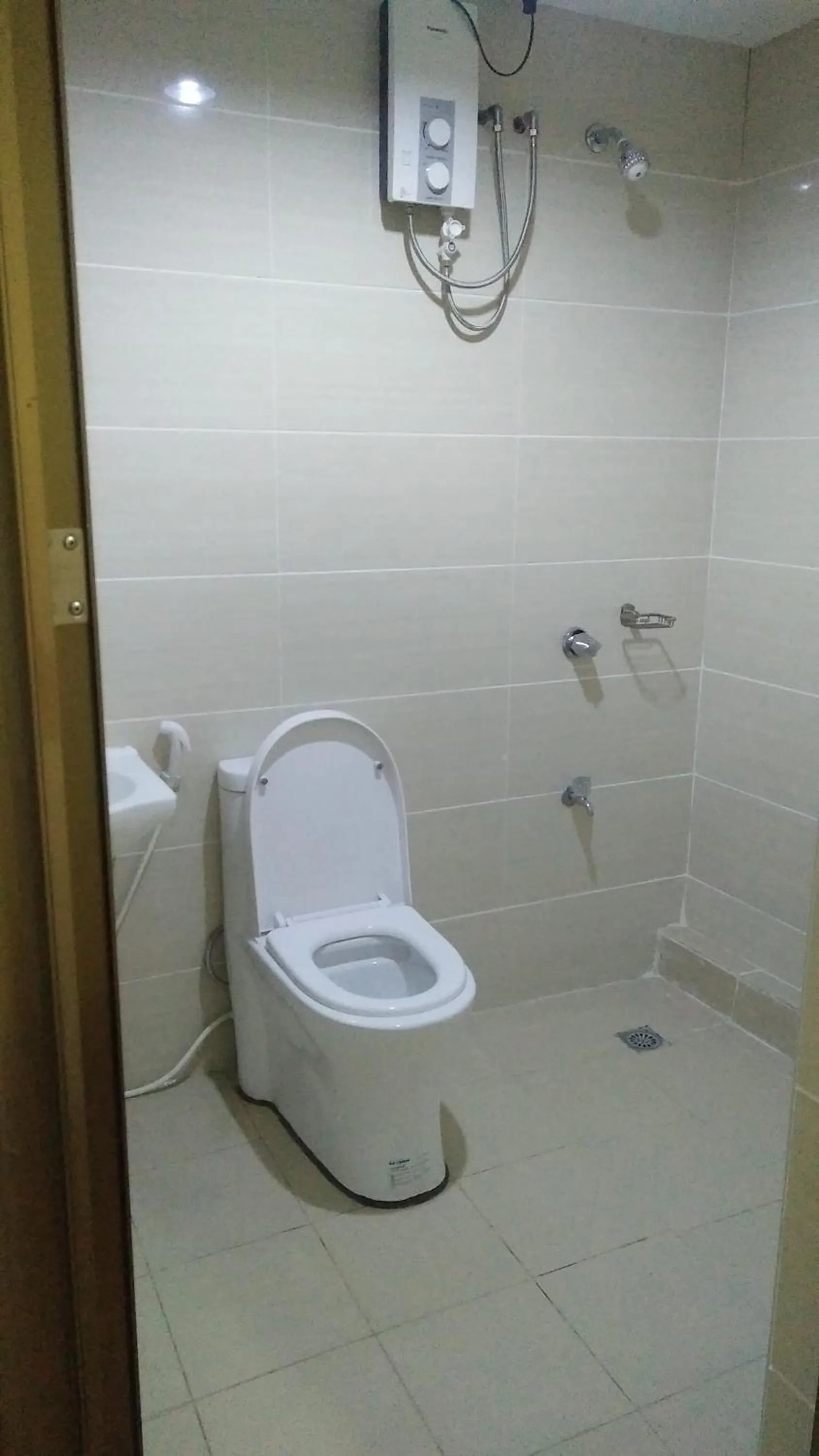 Bathroom in Meaco Royal Hotel - Batangas City