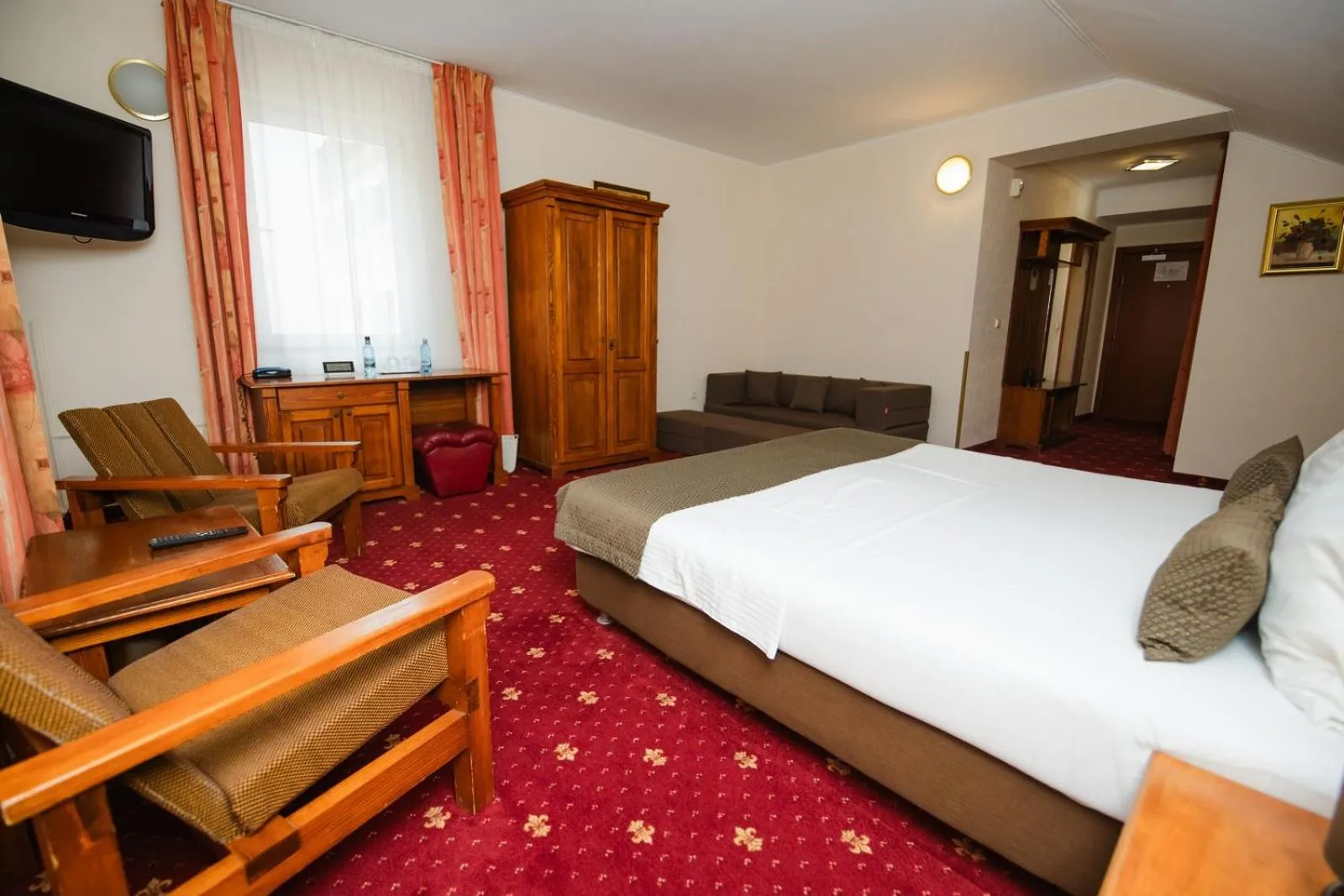 Photo of the whole room in Hotel Fantanita Haiducului