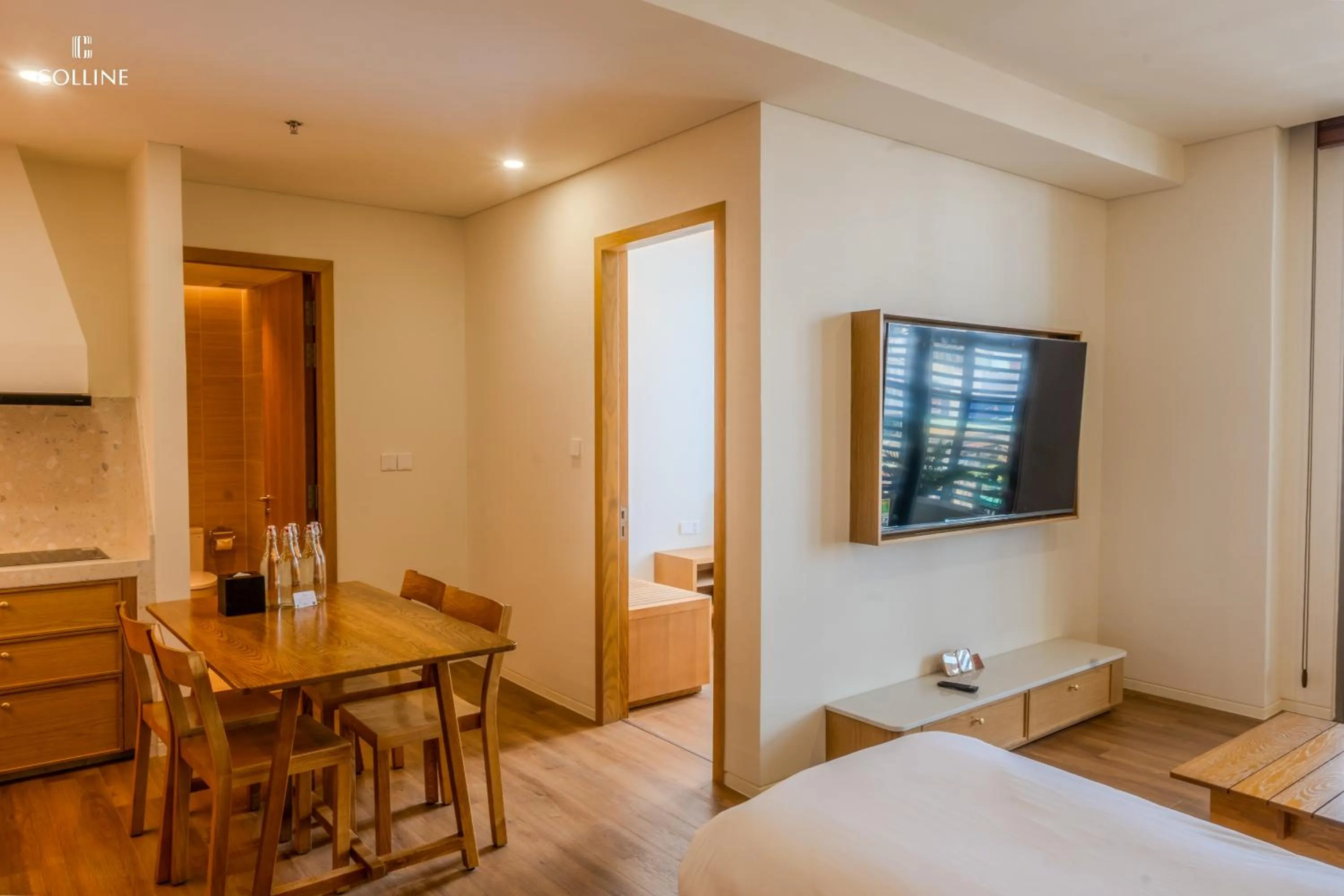 Dining area, Bed in Colline Dalat