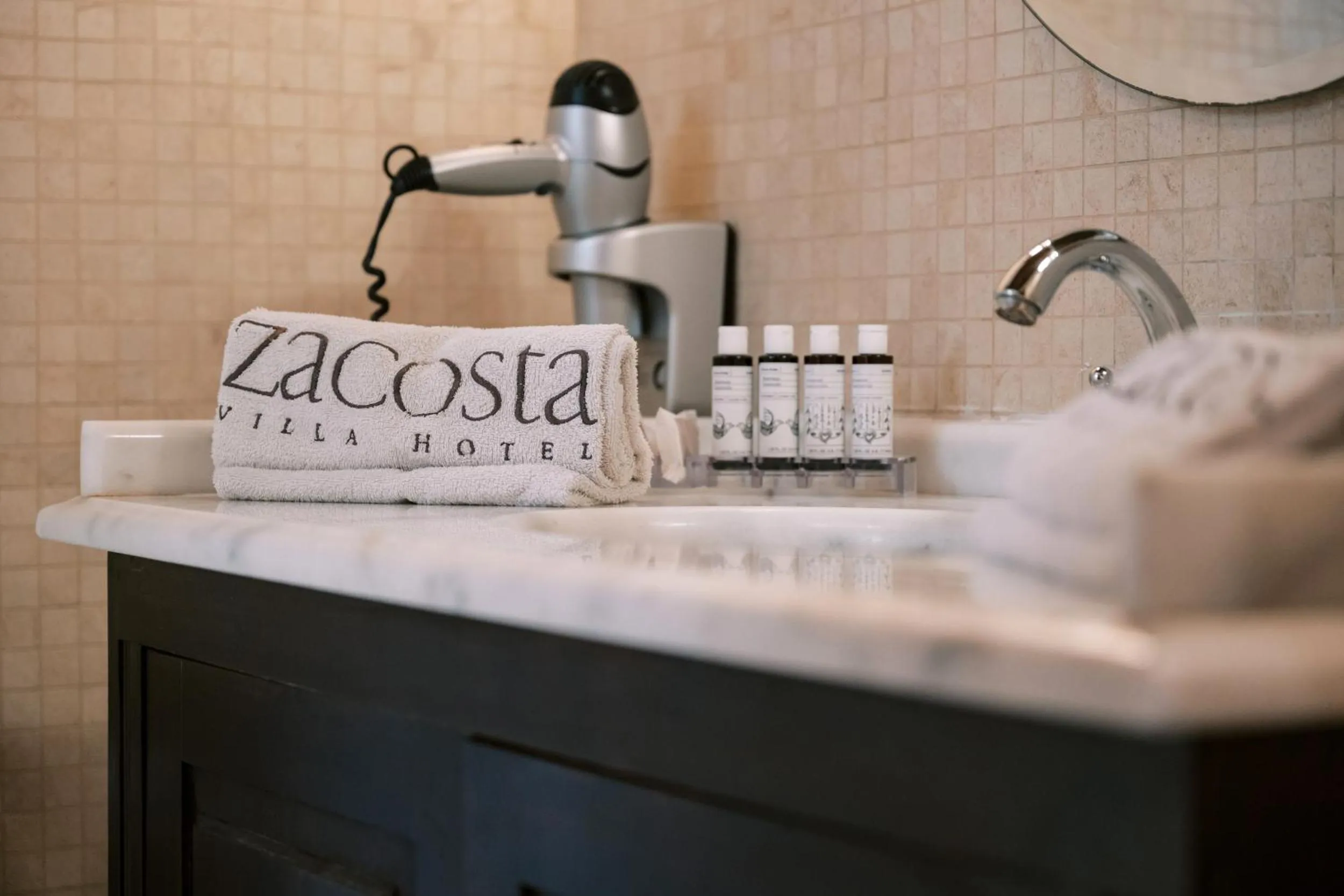 Bathroom in Zacosta Villa Hotel