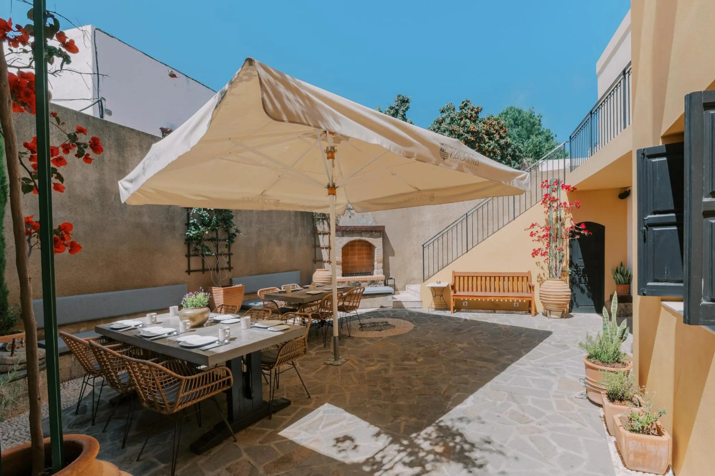 Garden in Zacosta Villa Hotel