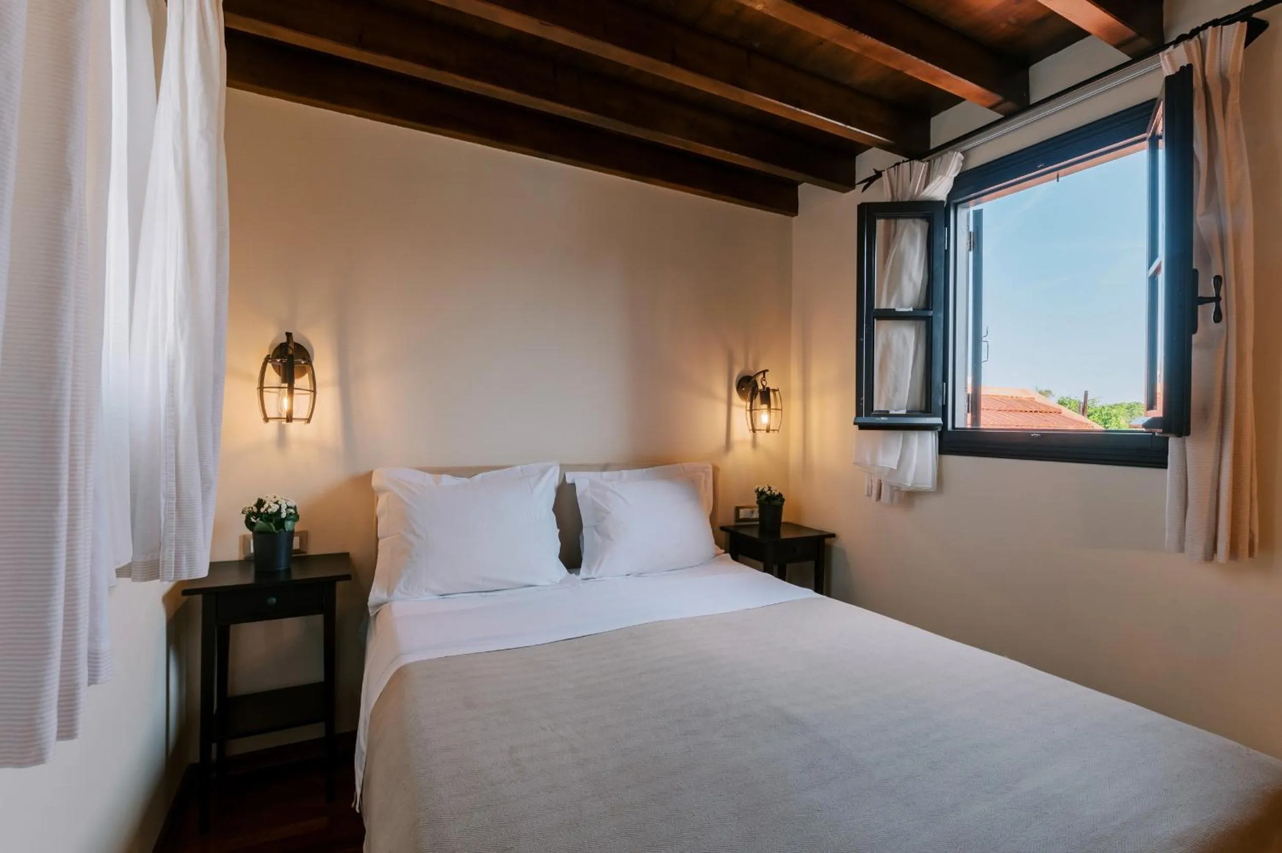 Bed in Zacosta Villa Hotel